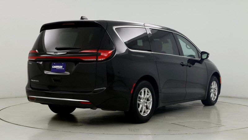 2023 Chrysler Pacifica Touring 8