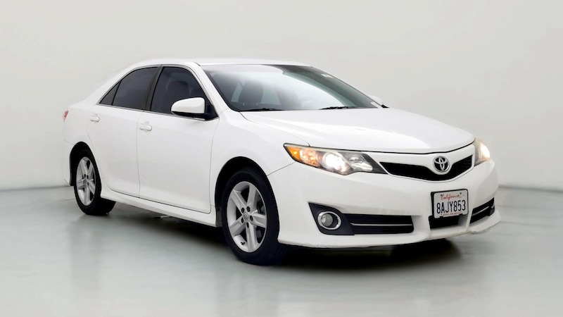 2014 Toyota Camry SE Hero Image