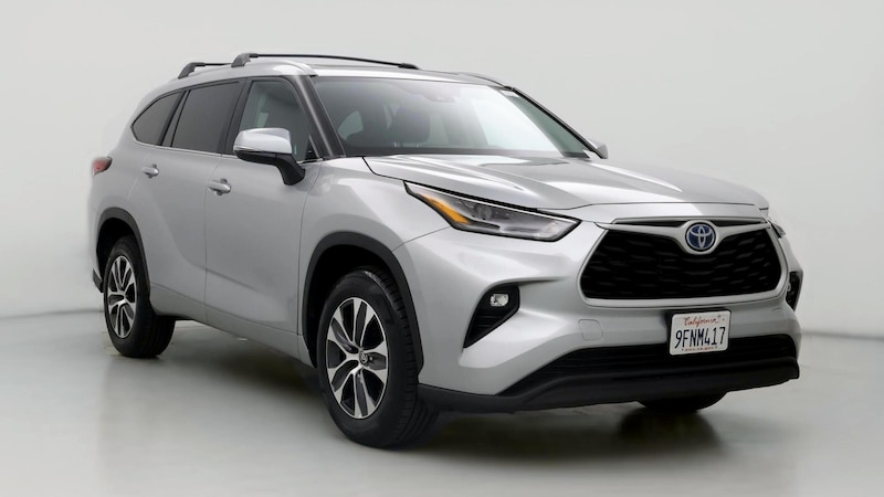 2023 Toyota Highlander XLE Hero Image