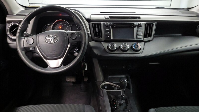 2016 Toyota RAV4 LE 9