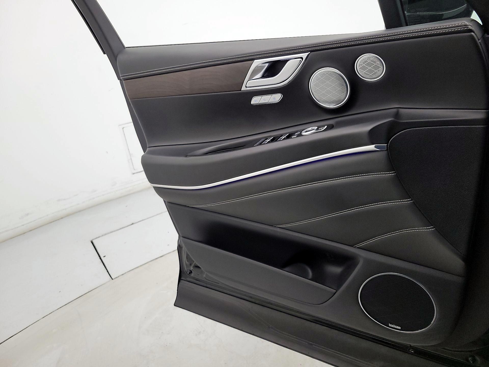 Thumbnail: 2022 Genesis GV80 - 12