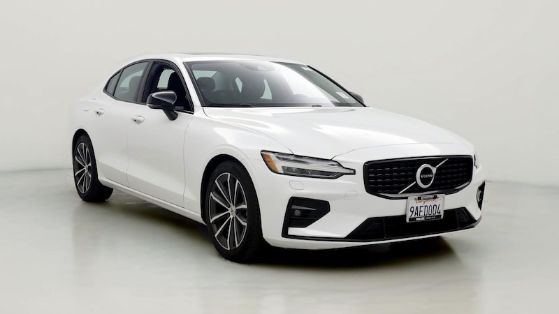 2022 Volvo S60 B5 Momentum Hero Image