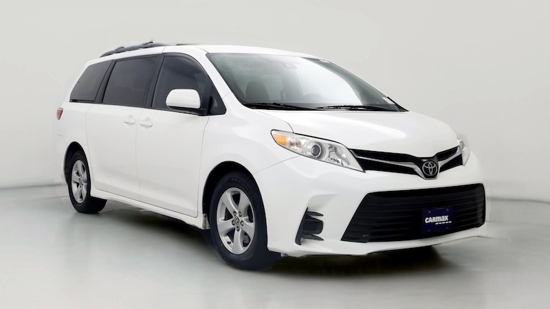 2020 Toyota Sienna LE Hero Image