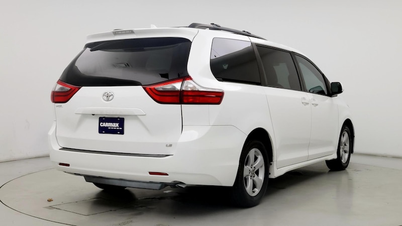 2020 Toyota Sienna LE 8