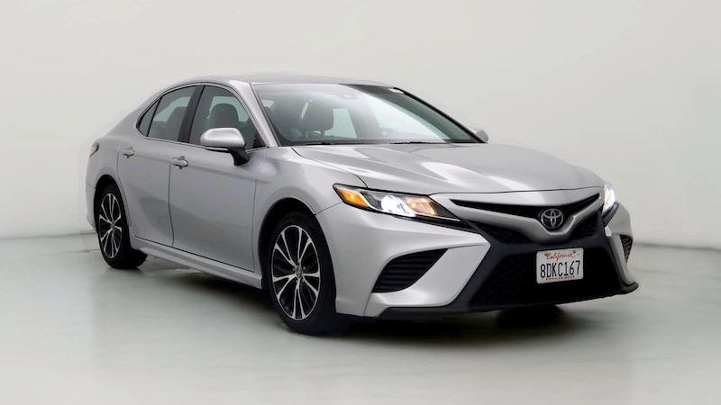 2018 Toyota Camry SE Hero Image