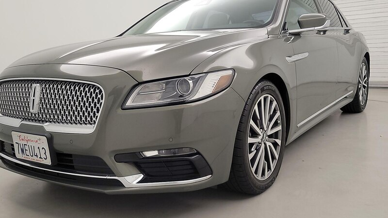 2017 Lincoln Continental Select 3