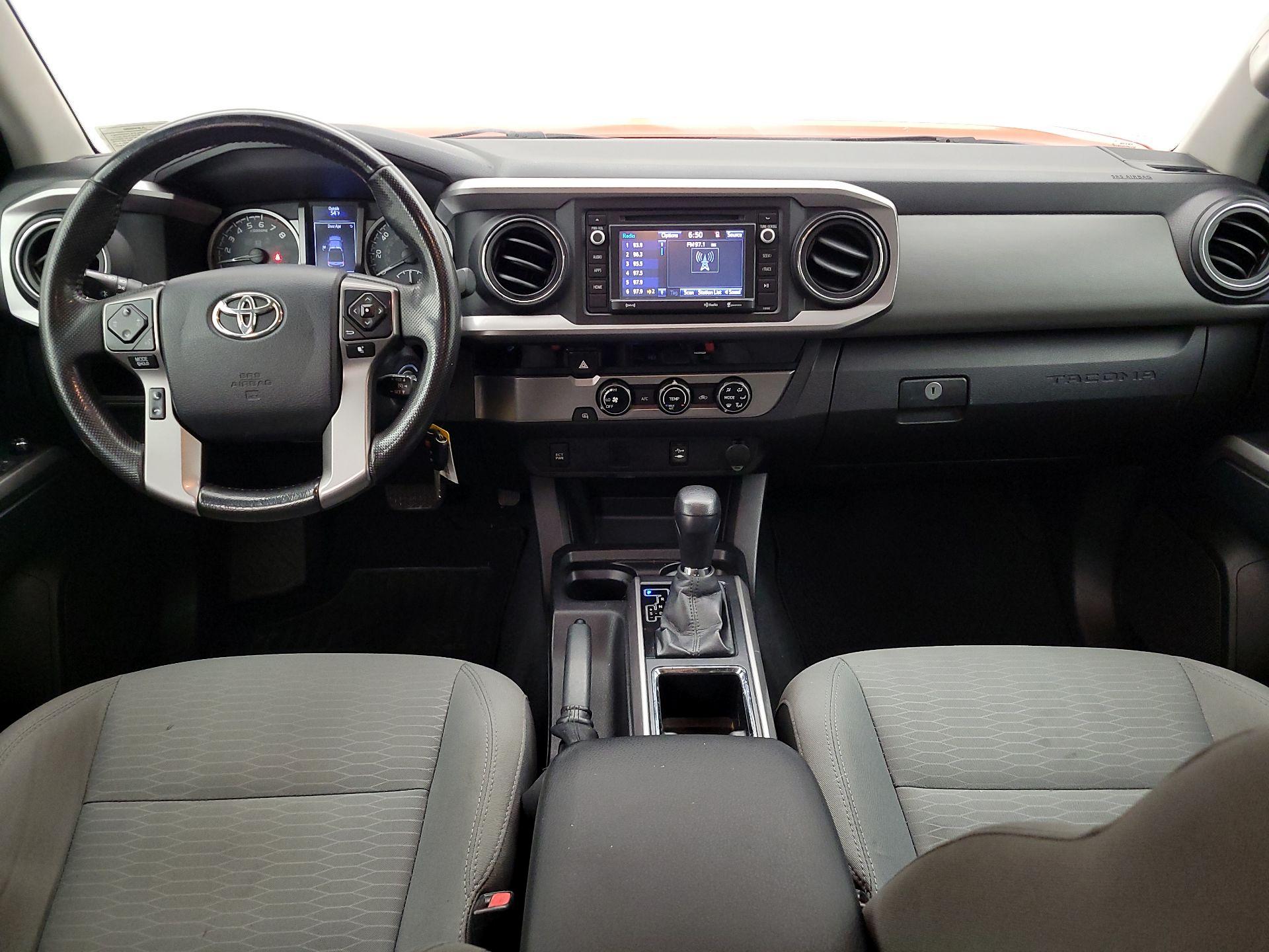 Thumbnail: 2016 Toyota Tacoma - 9