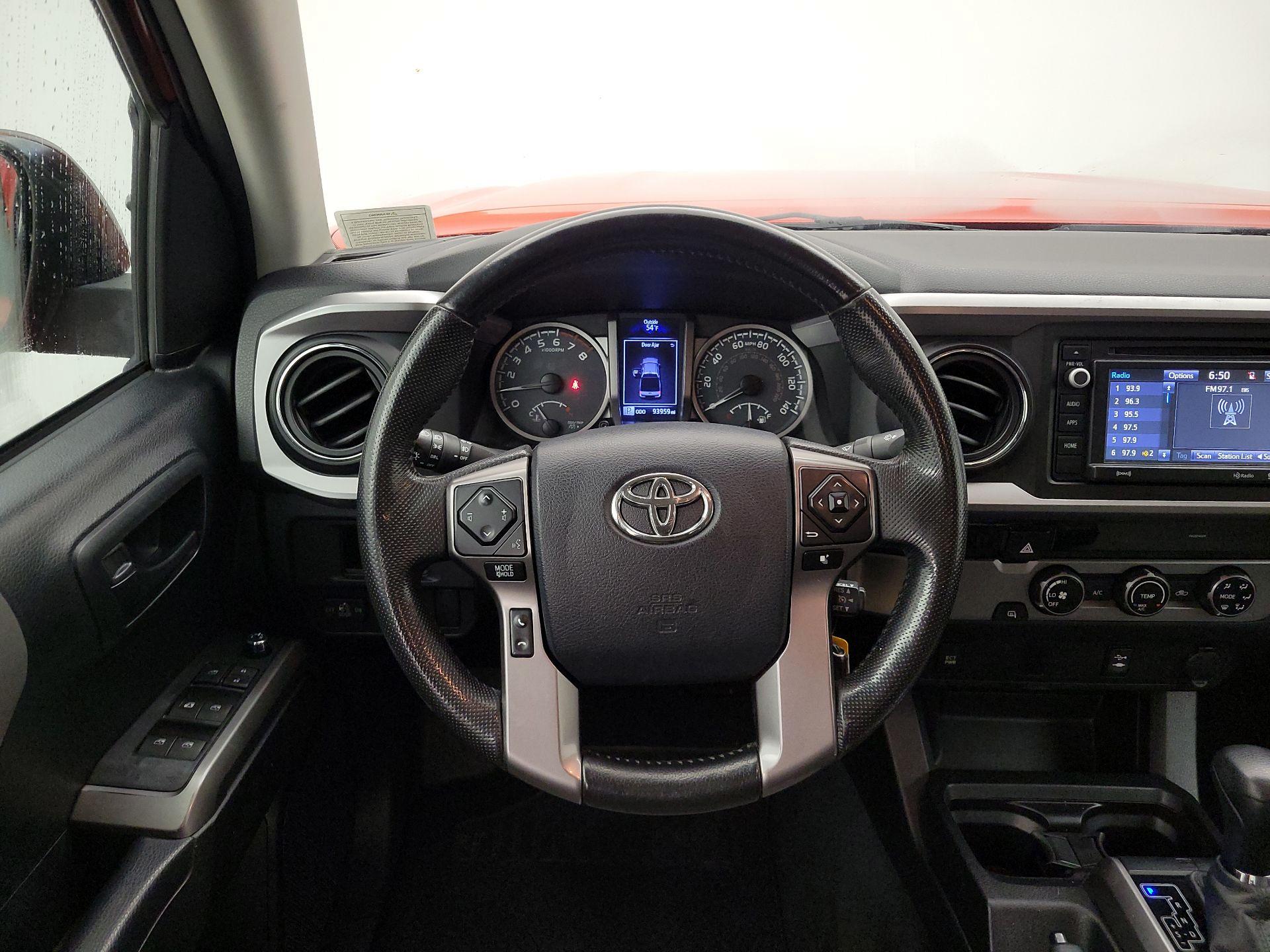 Thumbnail: 2016 Toyota Tacoma - 10