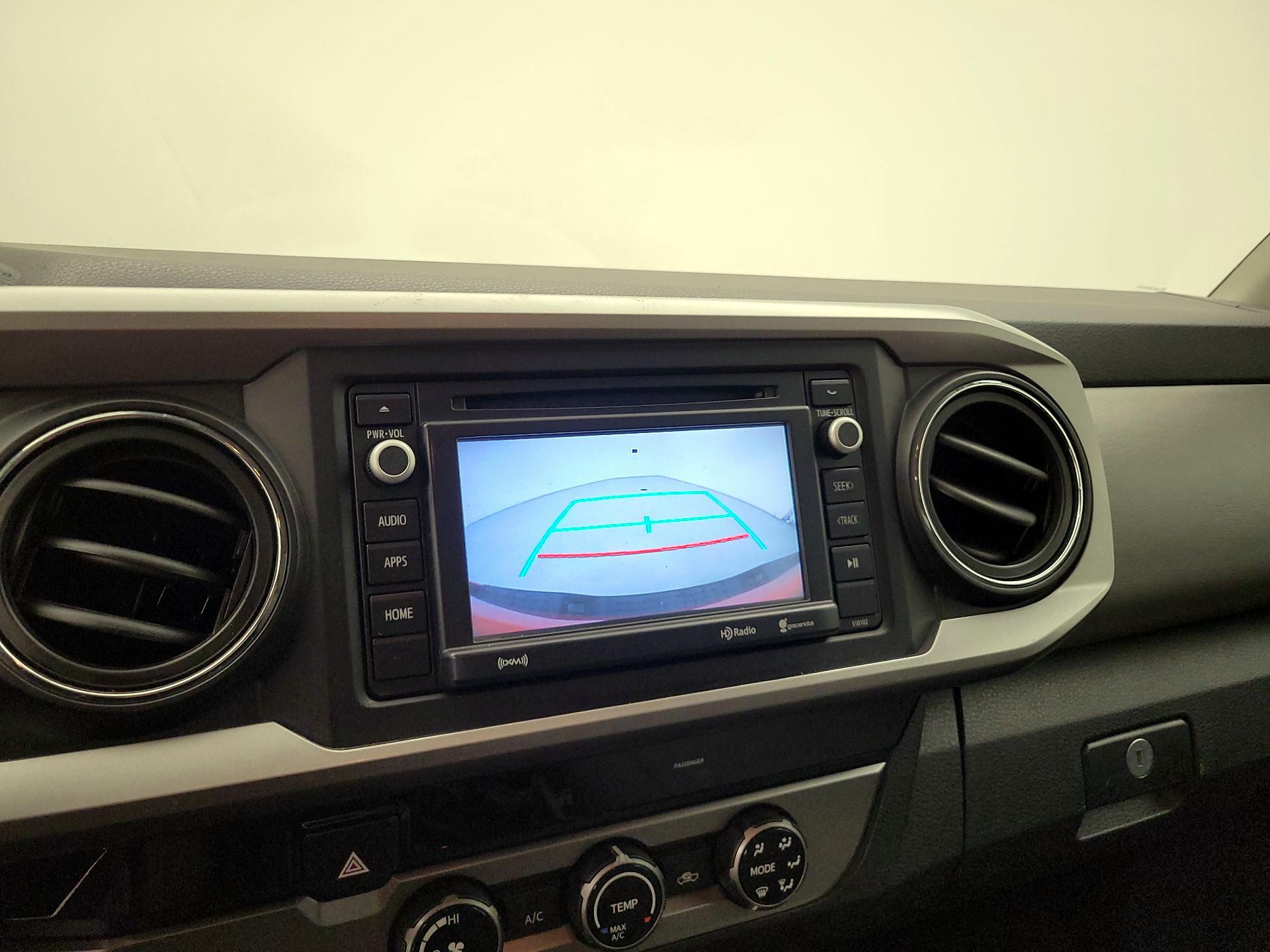 Thumbnail: 2016 Toyota Tacoma - 14