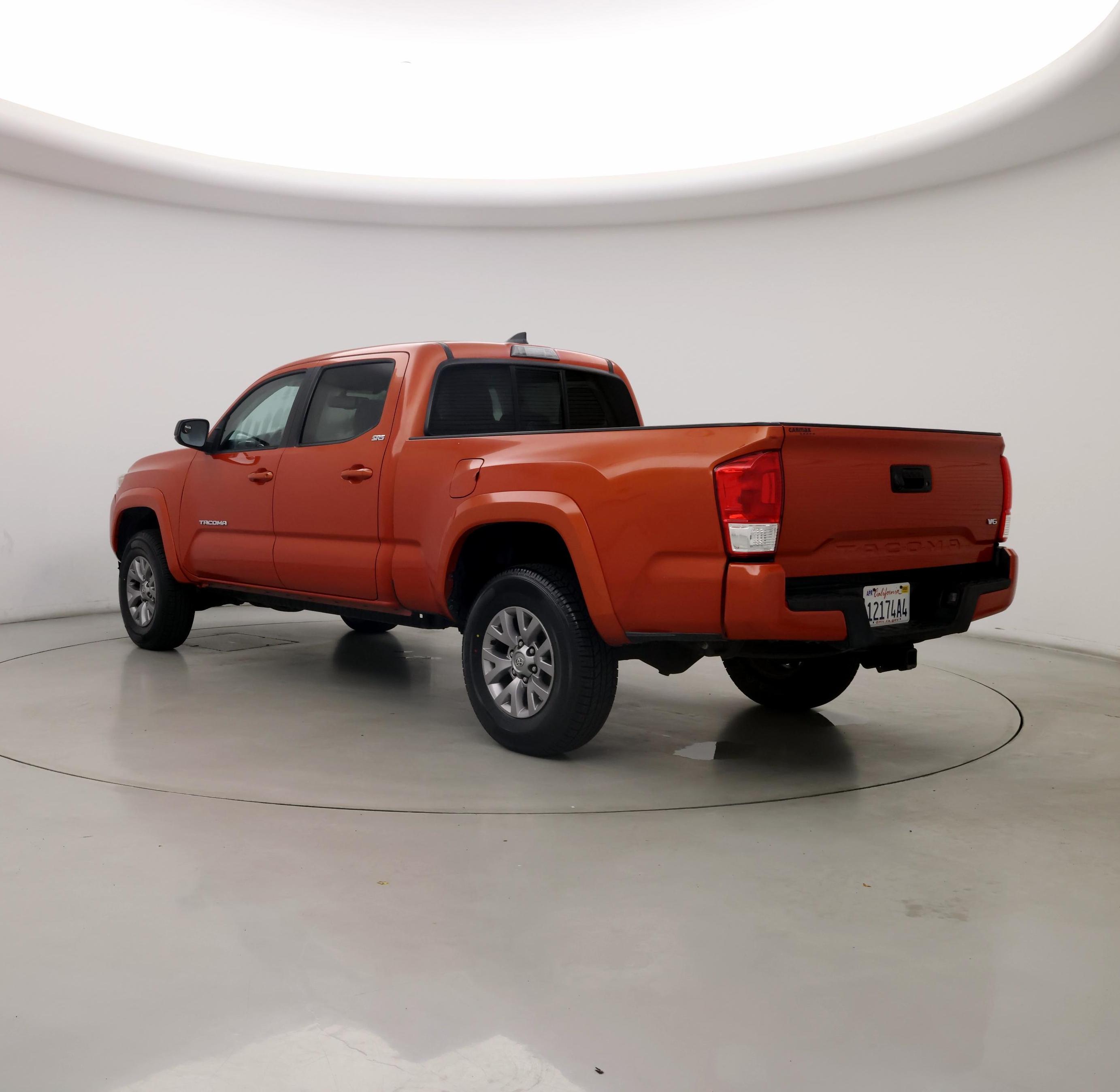 Thumbnail: 2016 Toyota Tacoma - 2