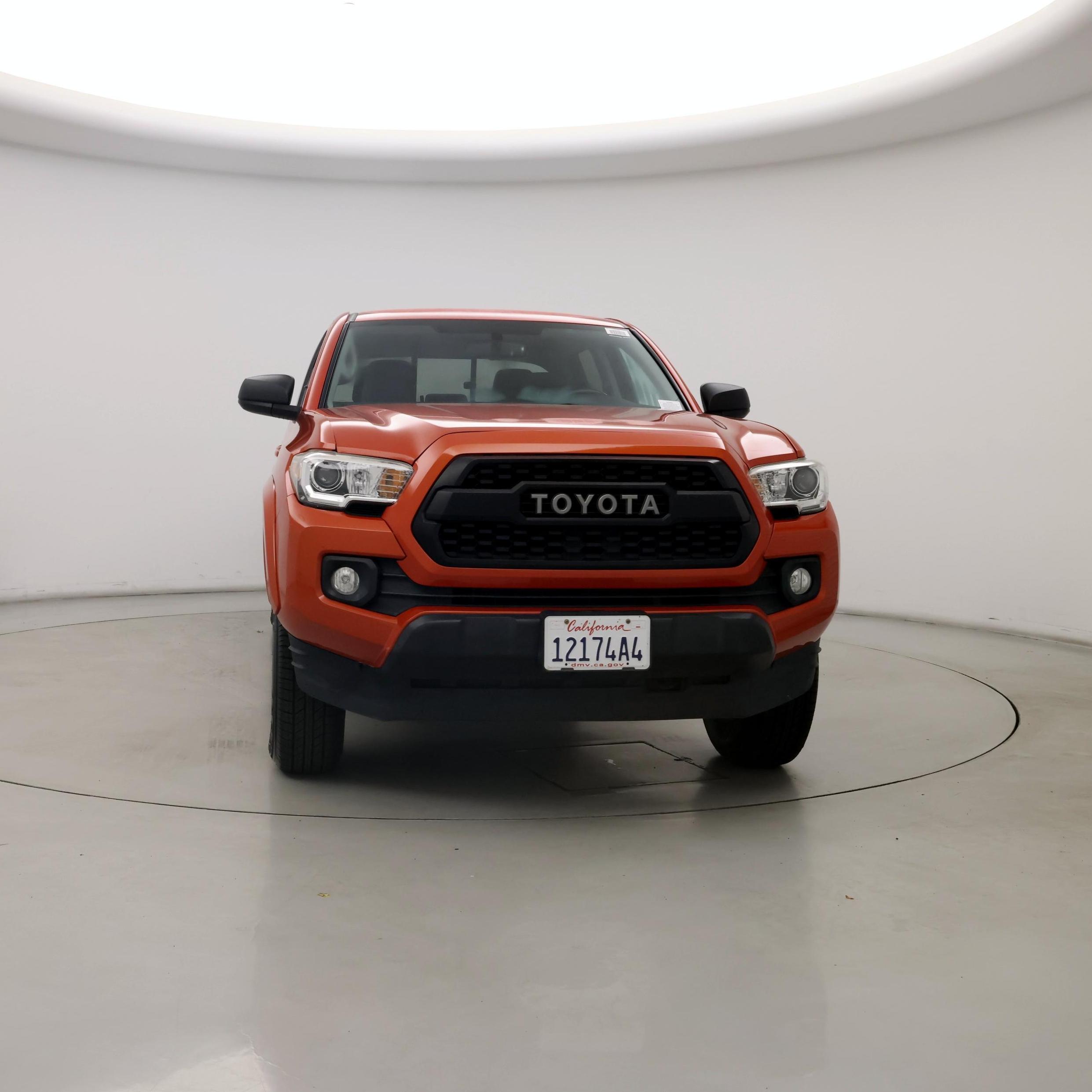 Thumbnail: 2016 Toyota Tacoma - 5