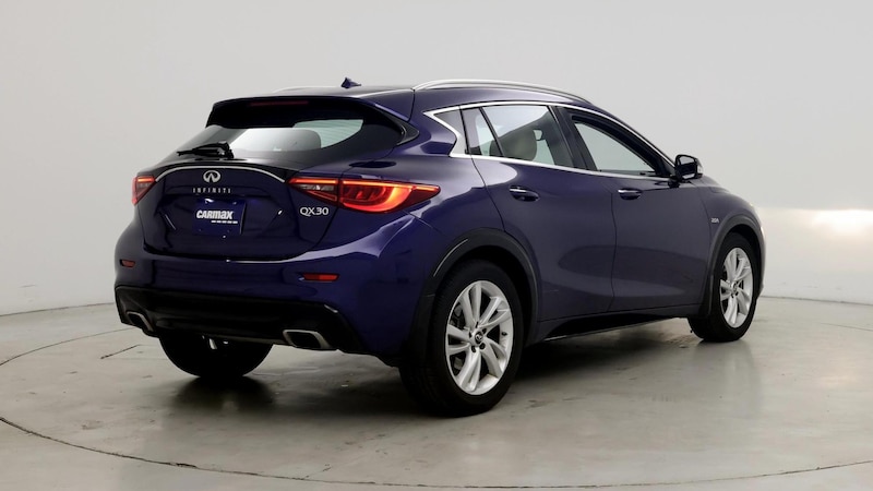 2017 INFINITI QX30 Premium 8