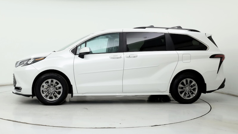 2024 Toyota Sienna XLE 3