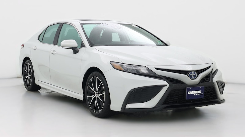 2024 Toyota Camry SE Hero Image