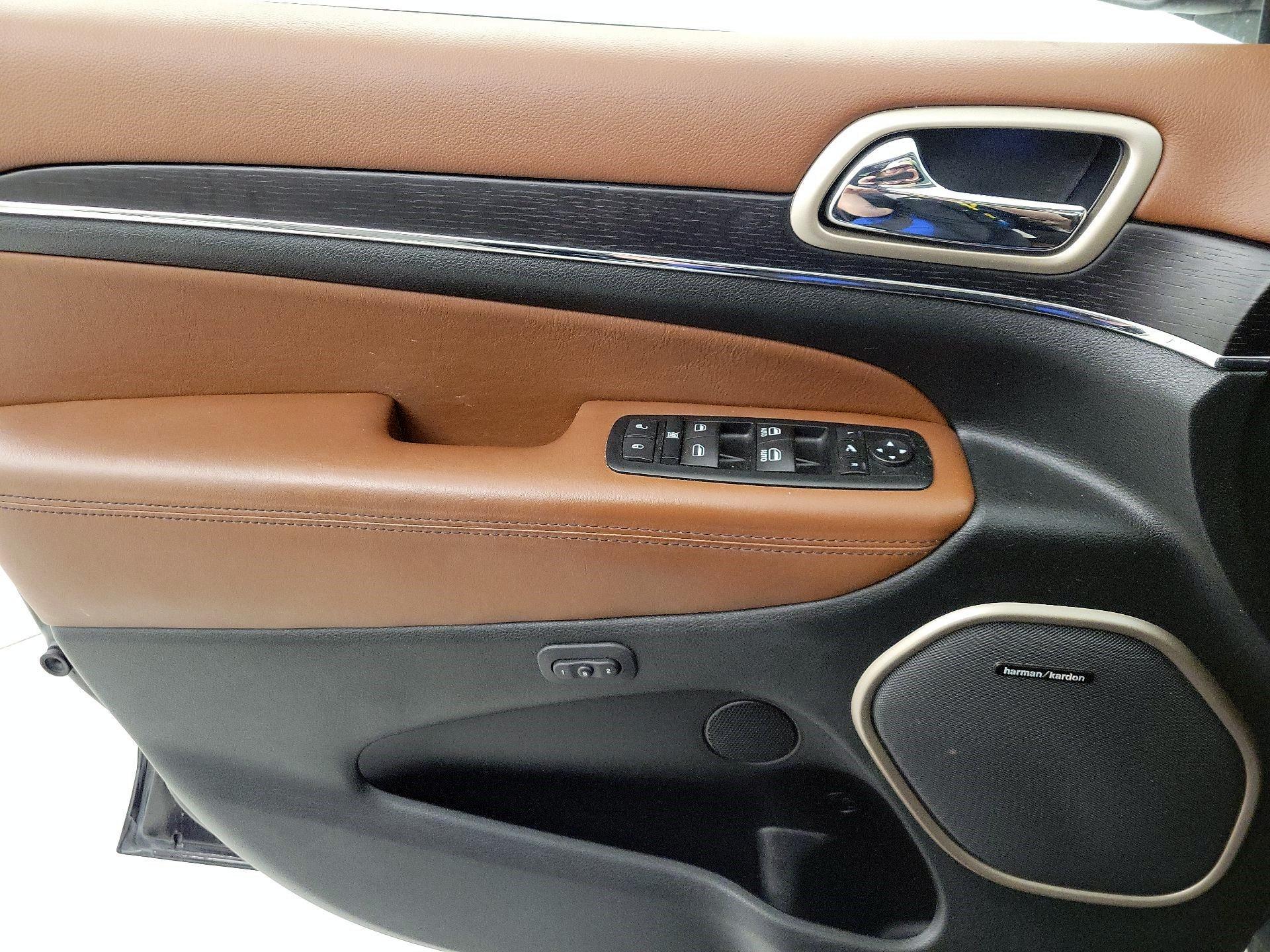 Thumbnail: 2015 Jeep Grand Cherokee - 10