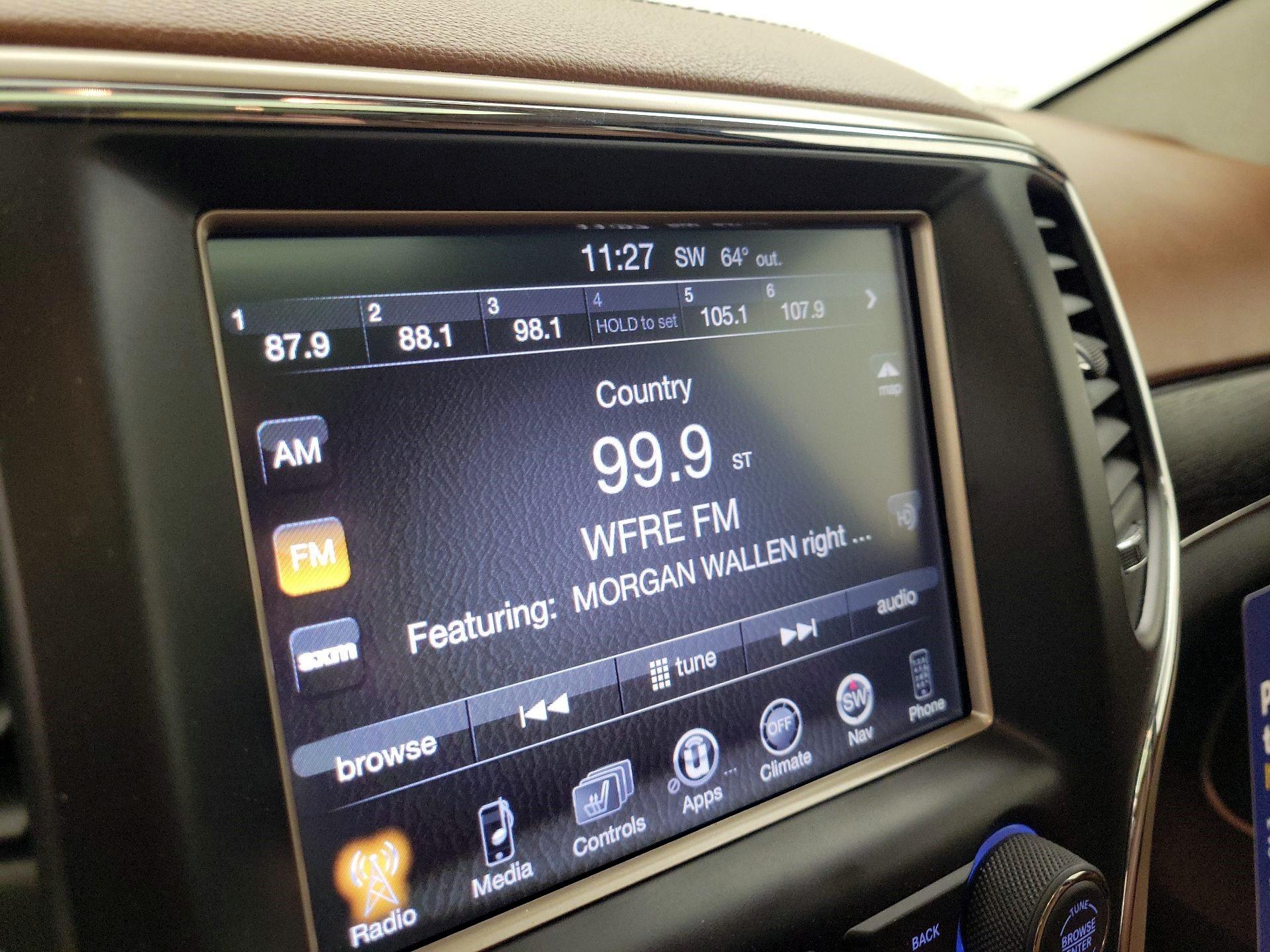 Thumbnail: 2015 Jeep Grand Cherokee - 14