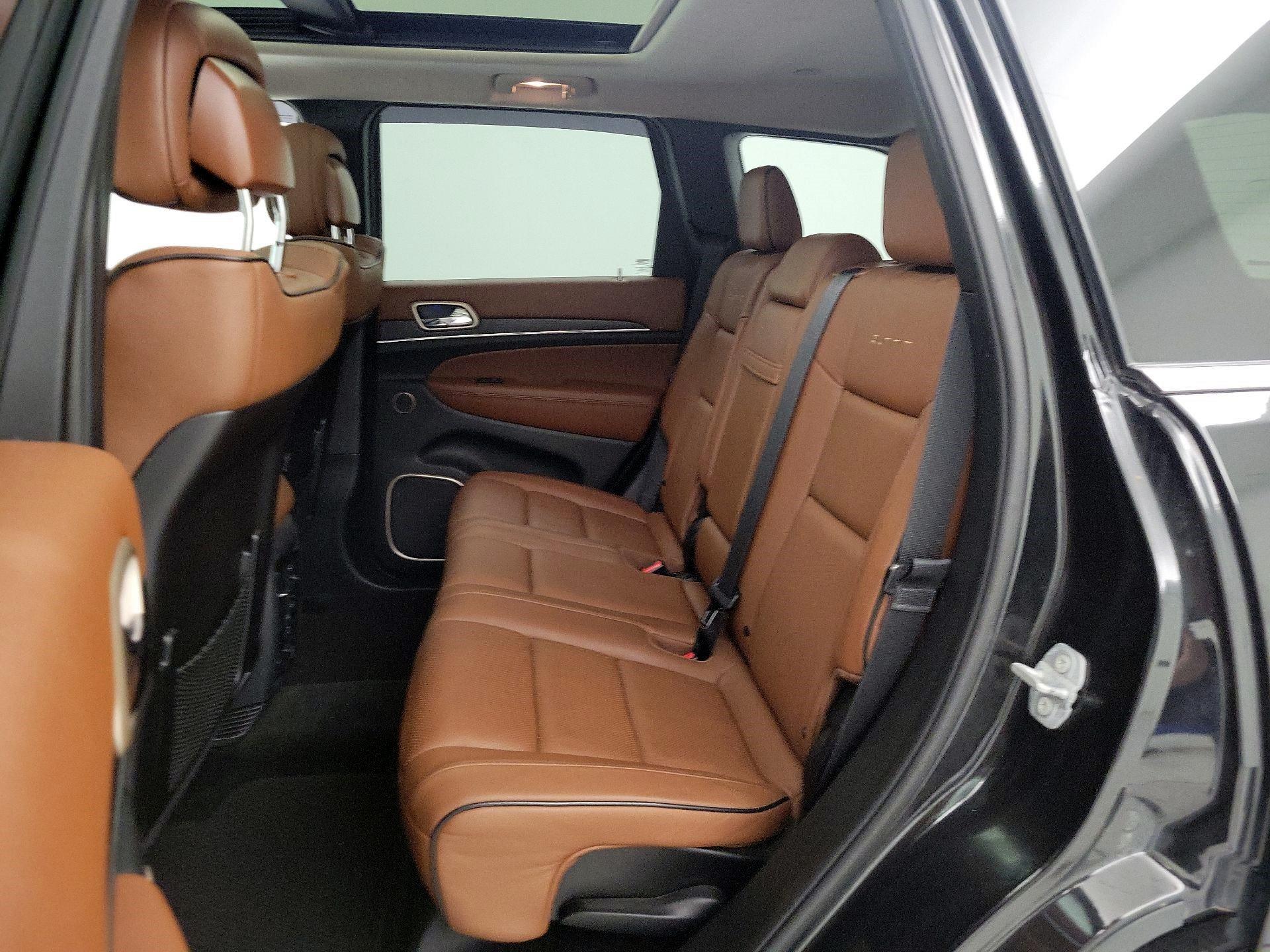 Thumbnail: 2015 Jeep Grand Cherokee - 19