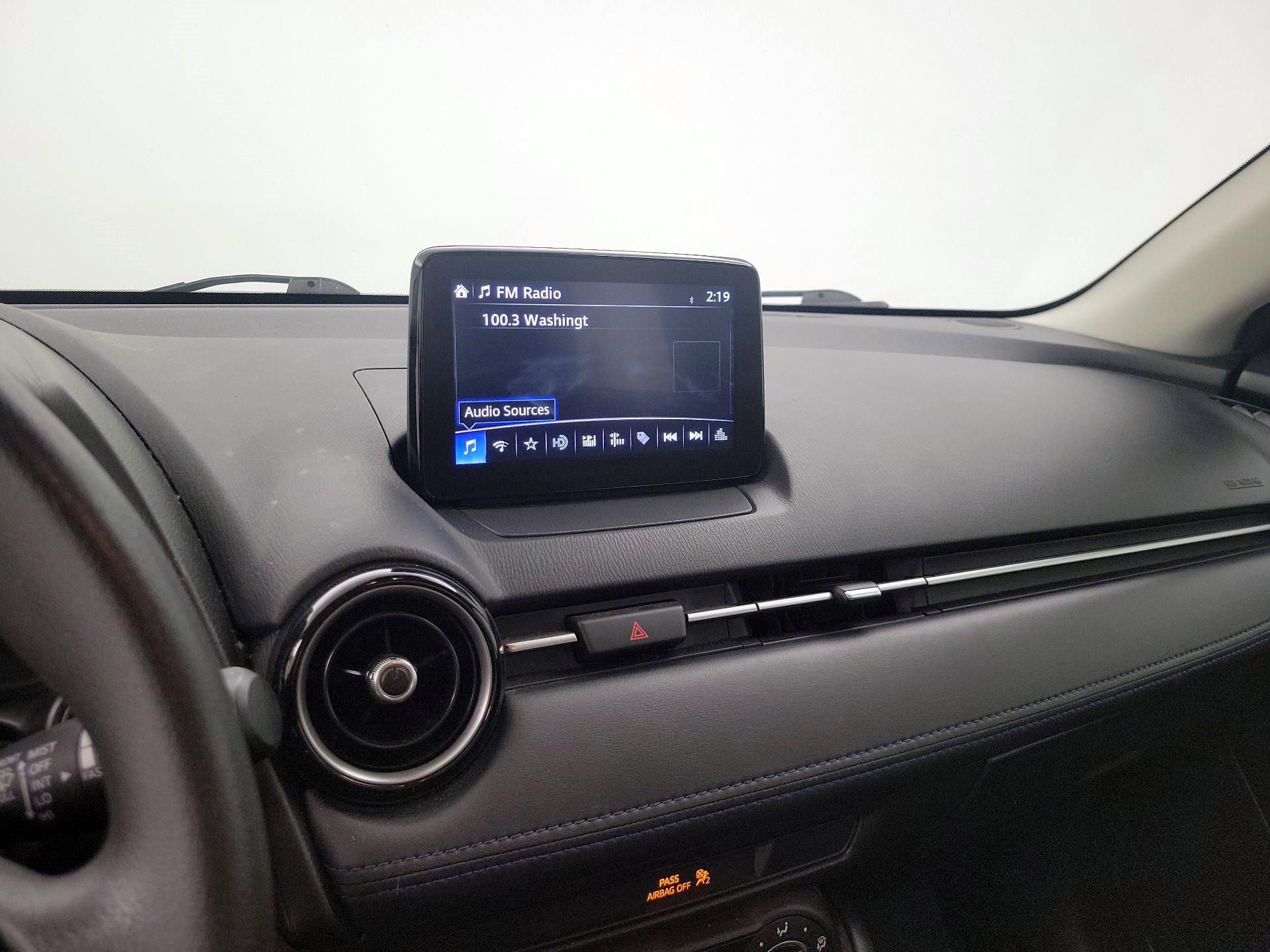 Thumbnail: 2019 Toyota Yaris - 15