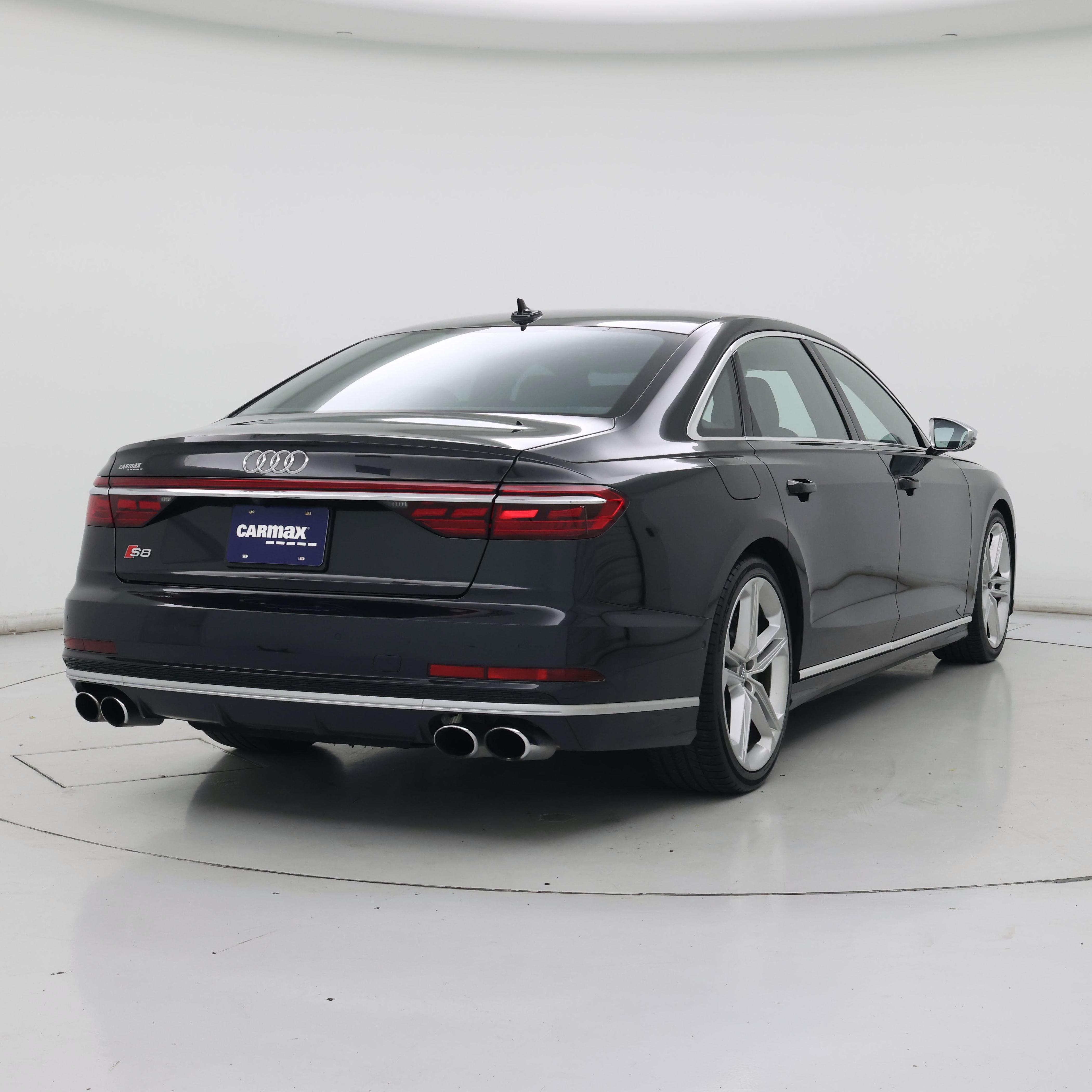 Thumbnail: 2020 Audi S8 - 8