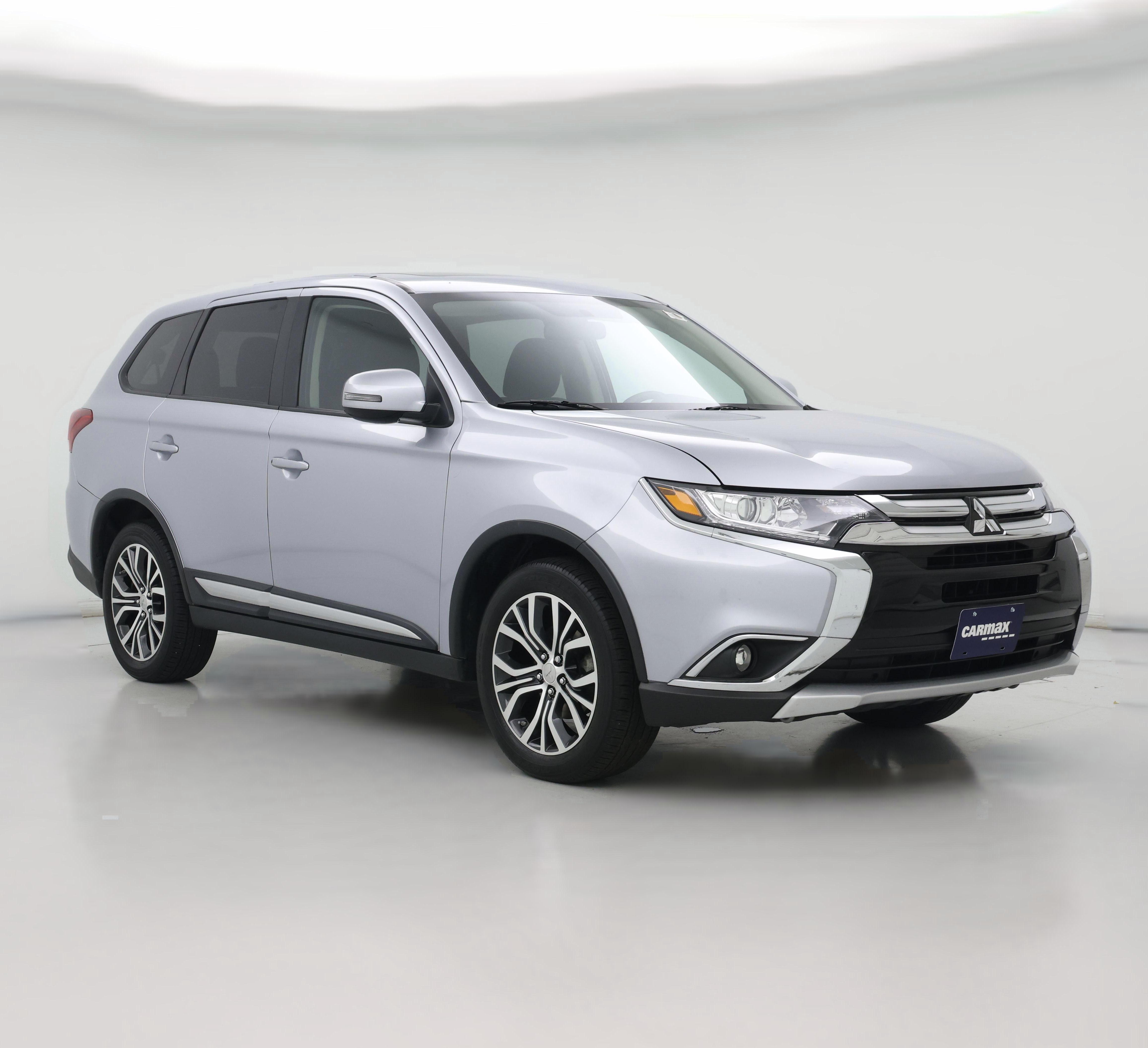 Thumbnail: 2017 Mitsubishi Outlander - 1