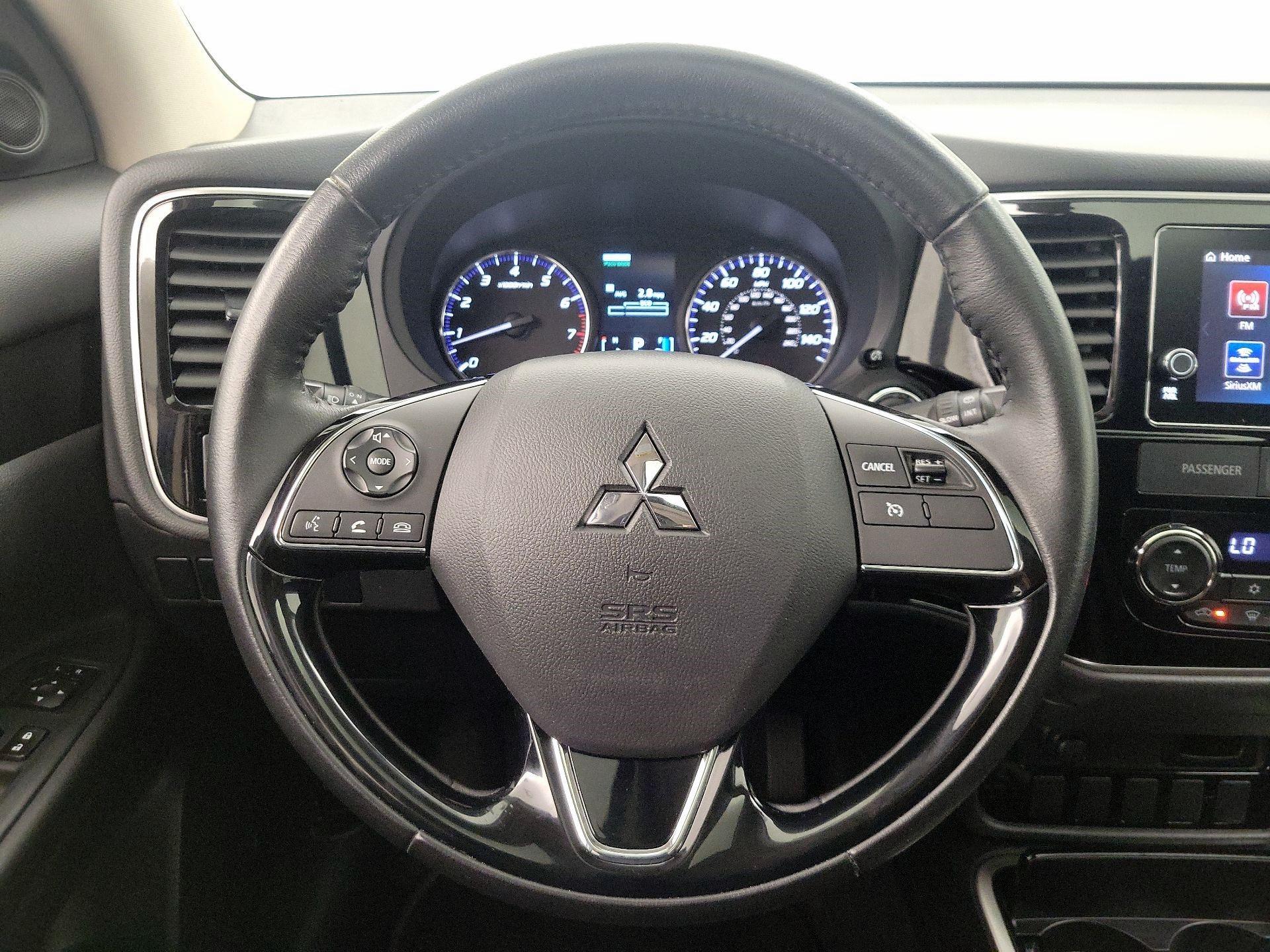 Thumbnail: 2017 Mitsubishi Outlander - 10