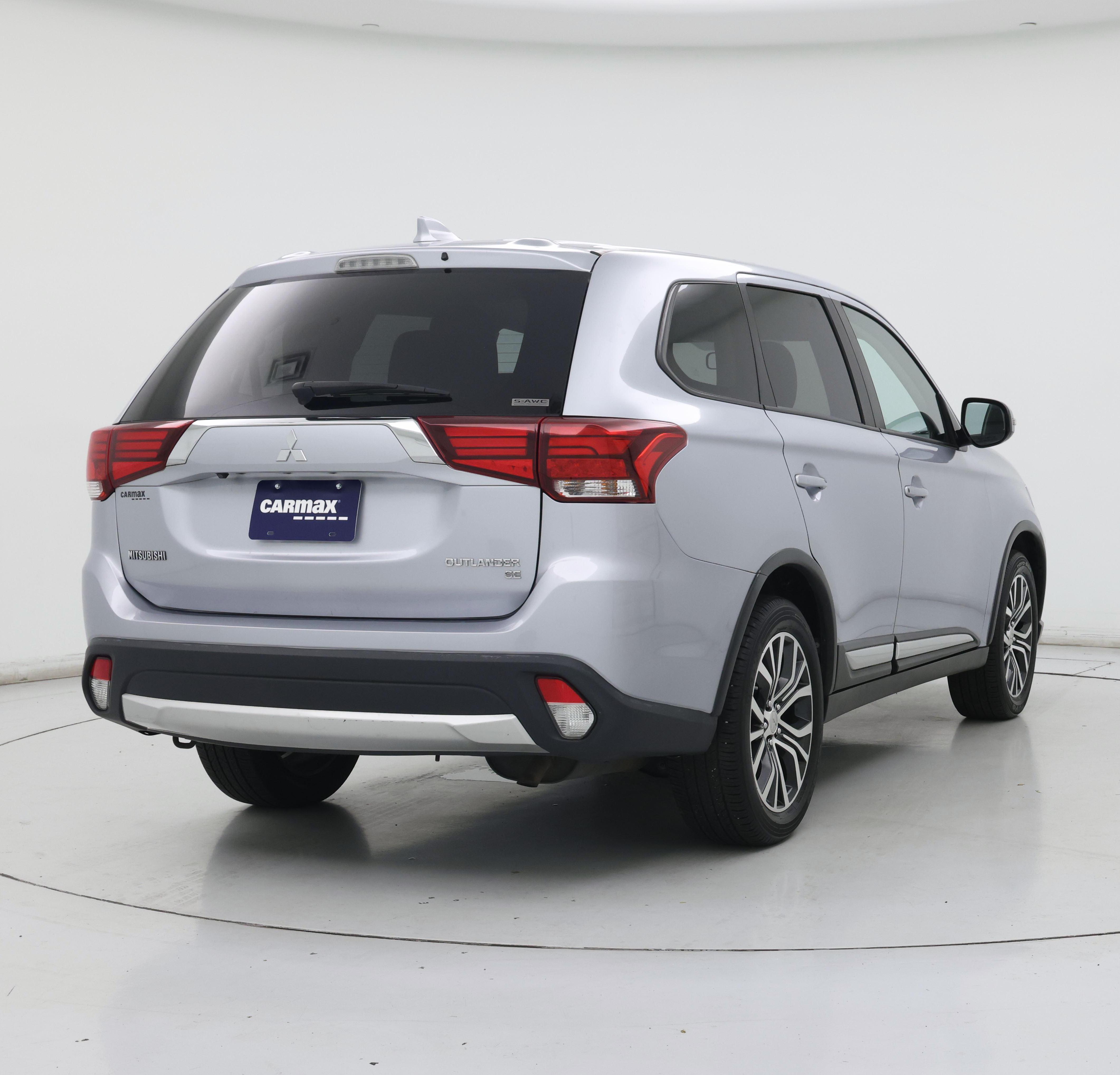Thumbnail: 2017 Mitsubishi Outlander - 8