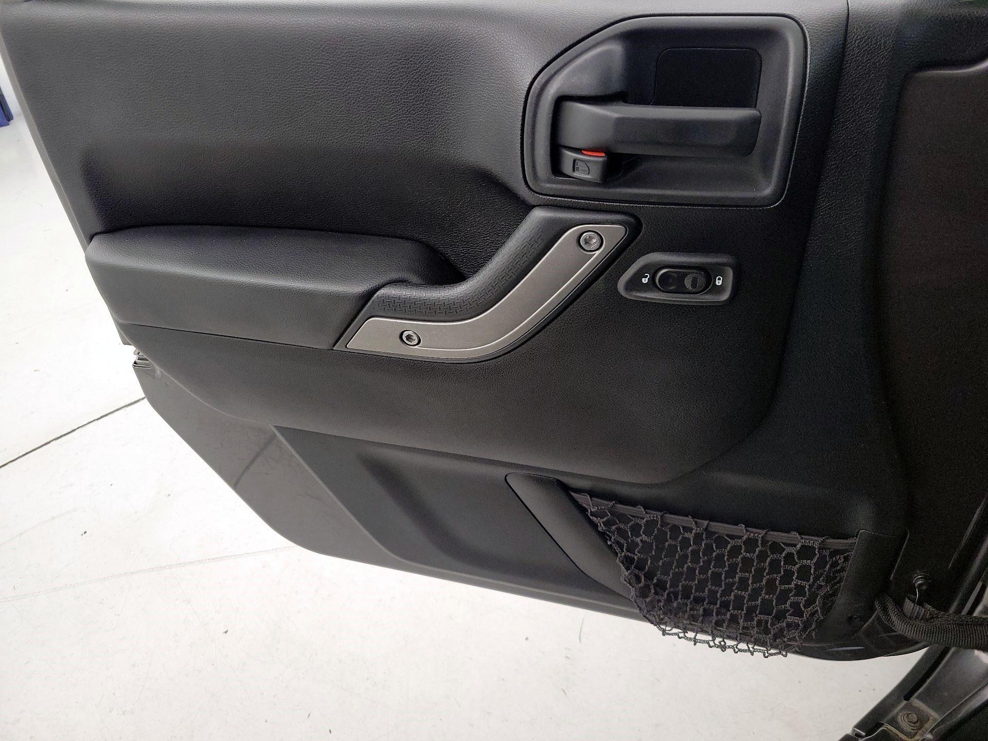 Thumbnail: 2014 Jeep Wrangler - 12