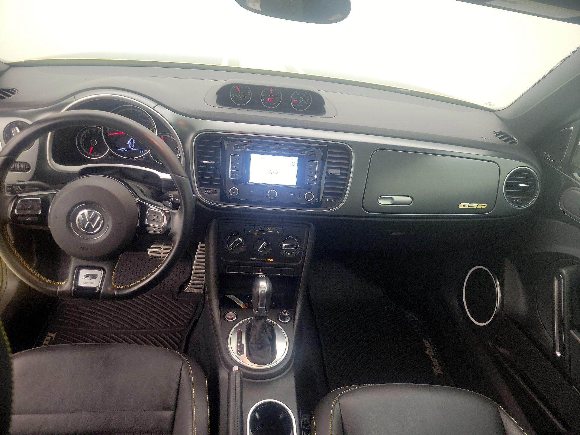 Thumbnail: 2014 Volkswagen Beetle - 9
