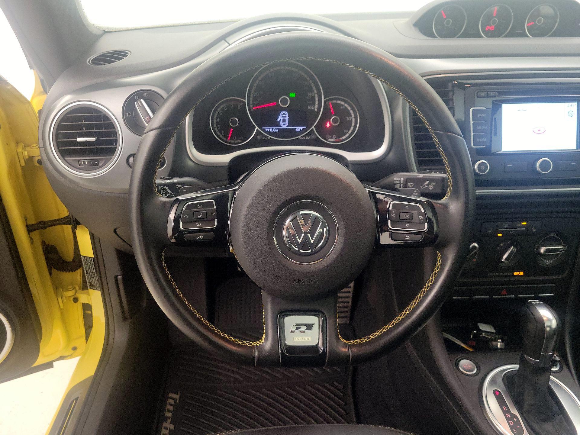Thumbnail: 2014 Volkswagen Beetle - 10