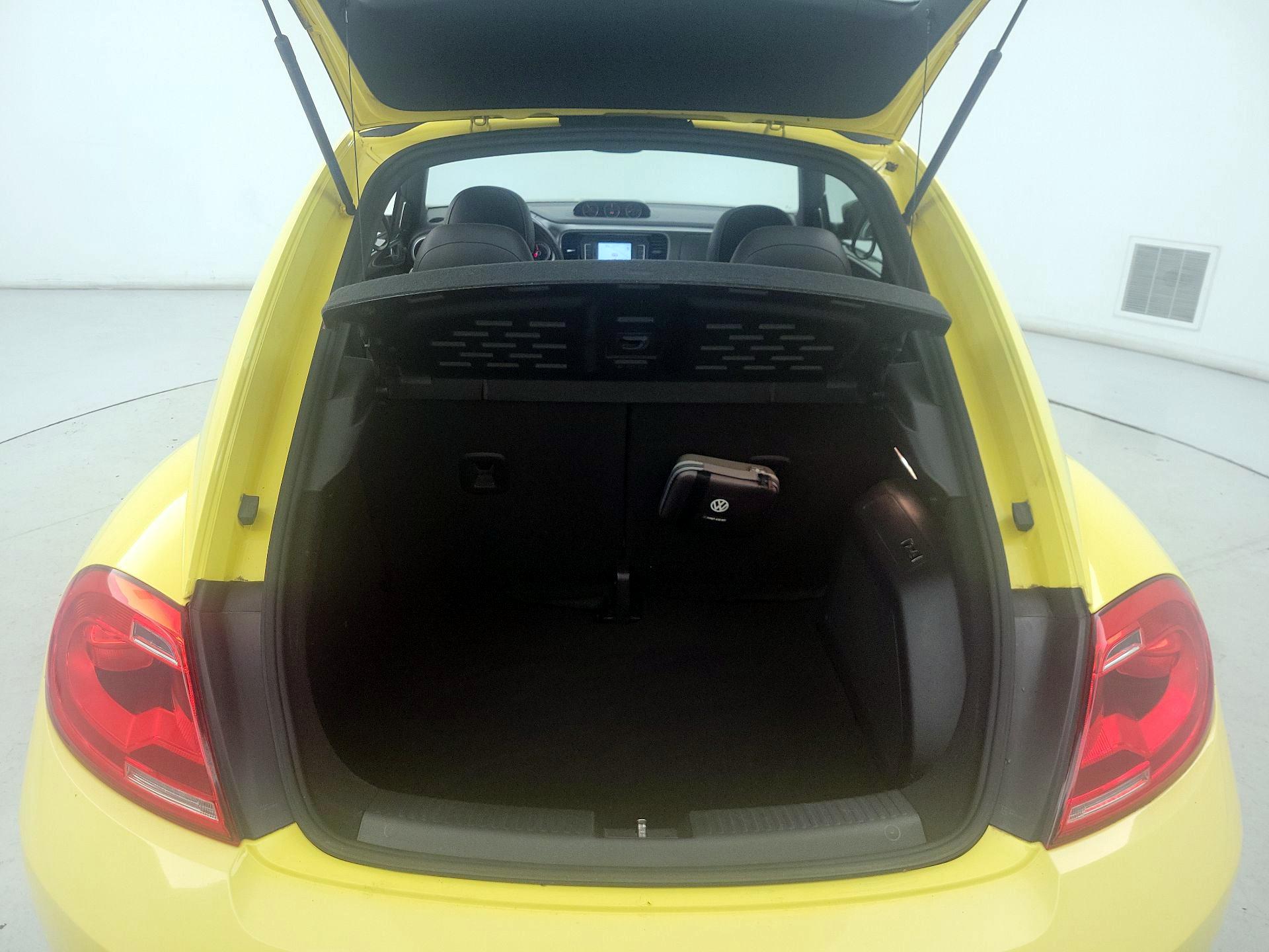 Thumbnail: 2014 Volkswagen Beetle - 20