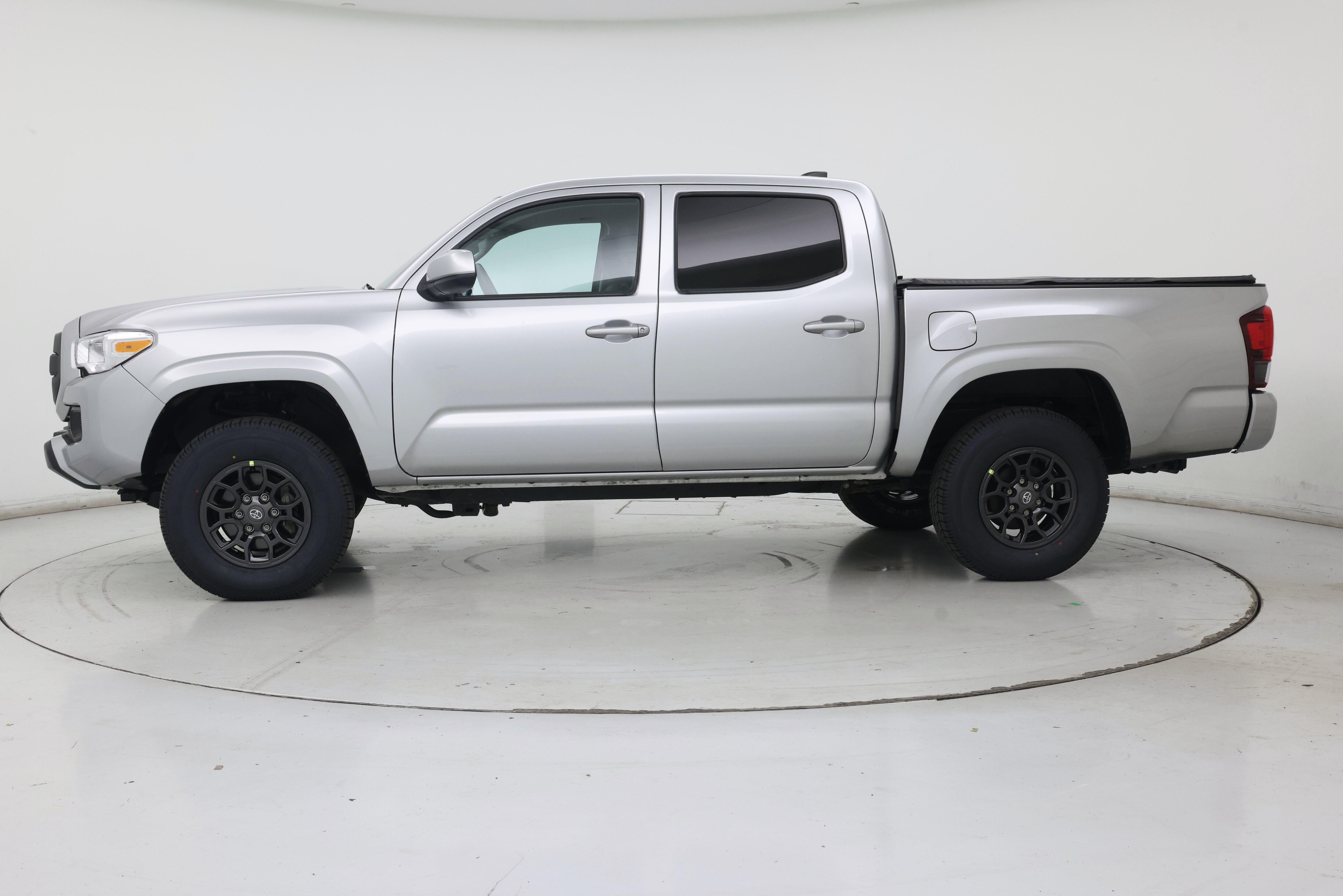 Thumbnail: 2022 Toyota Tacoma - 3