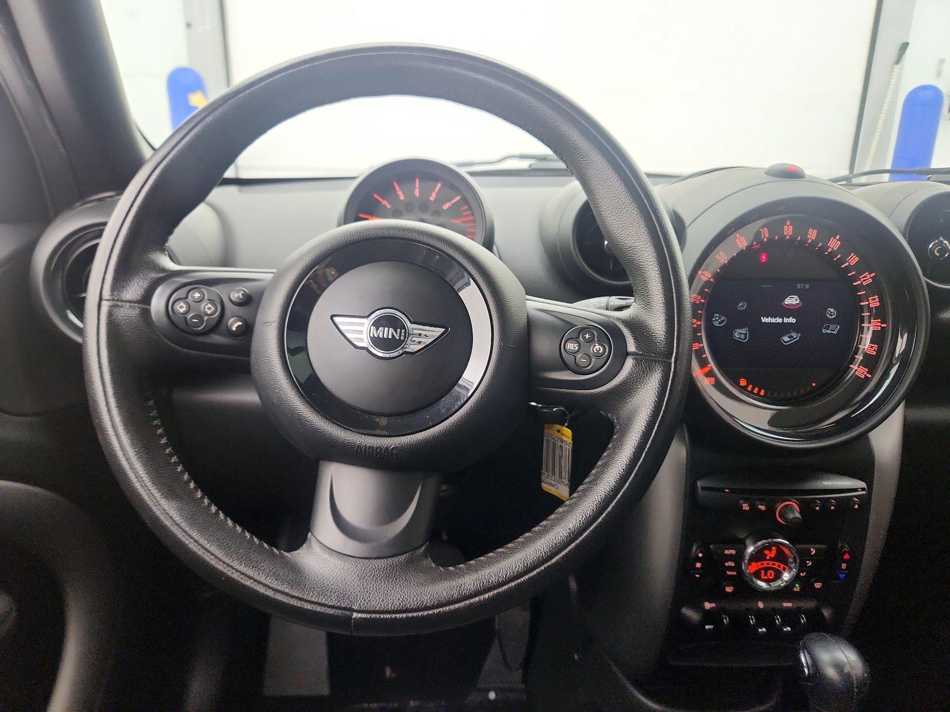 Thumbnail: 2015 MINI Cooper Countryman - 10