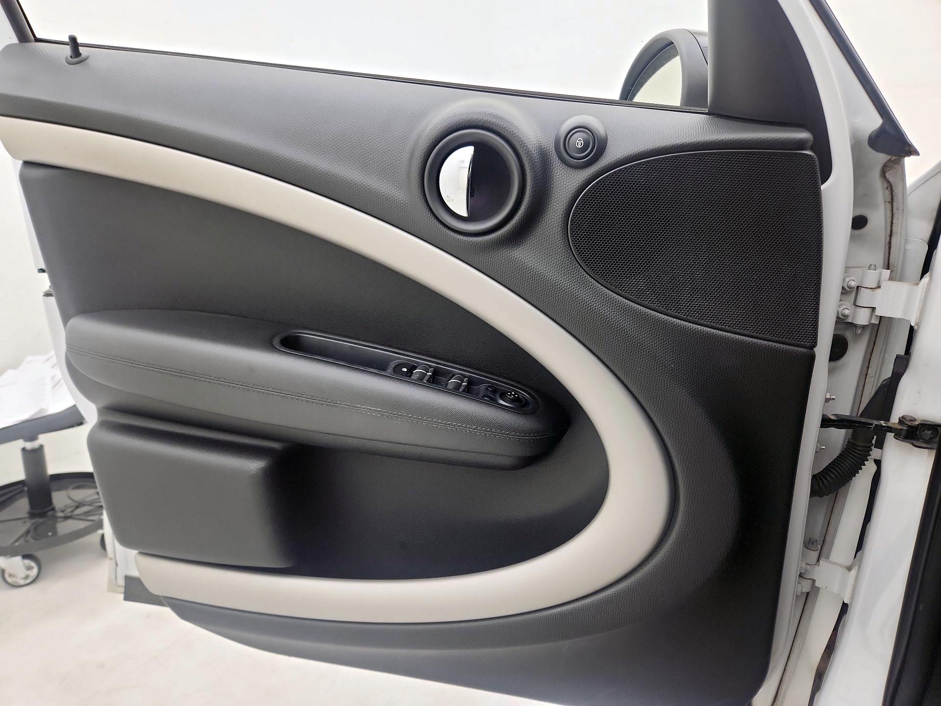 Thumbnail: 2015 MINI Cooper Countryman - 12