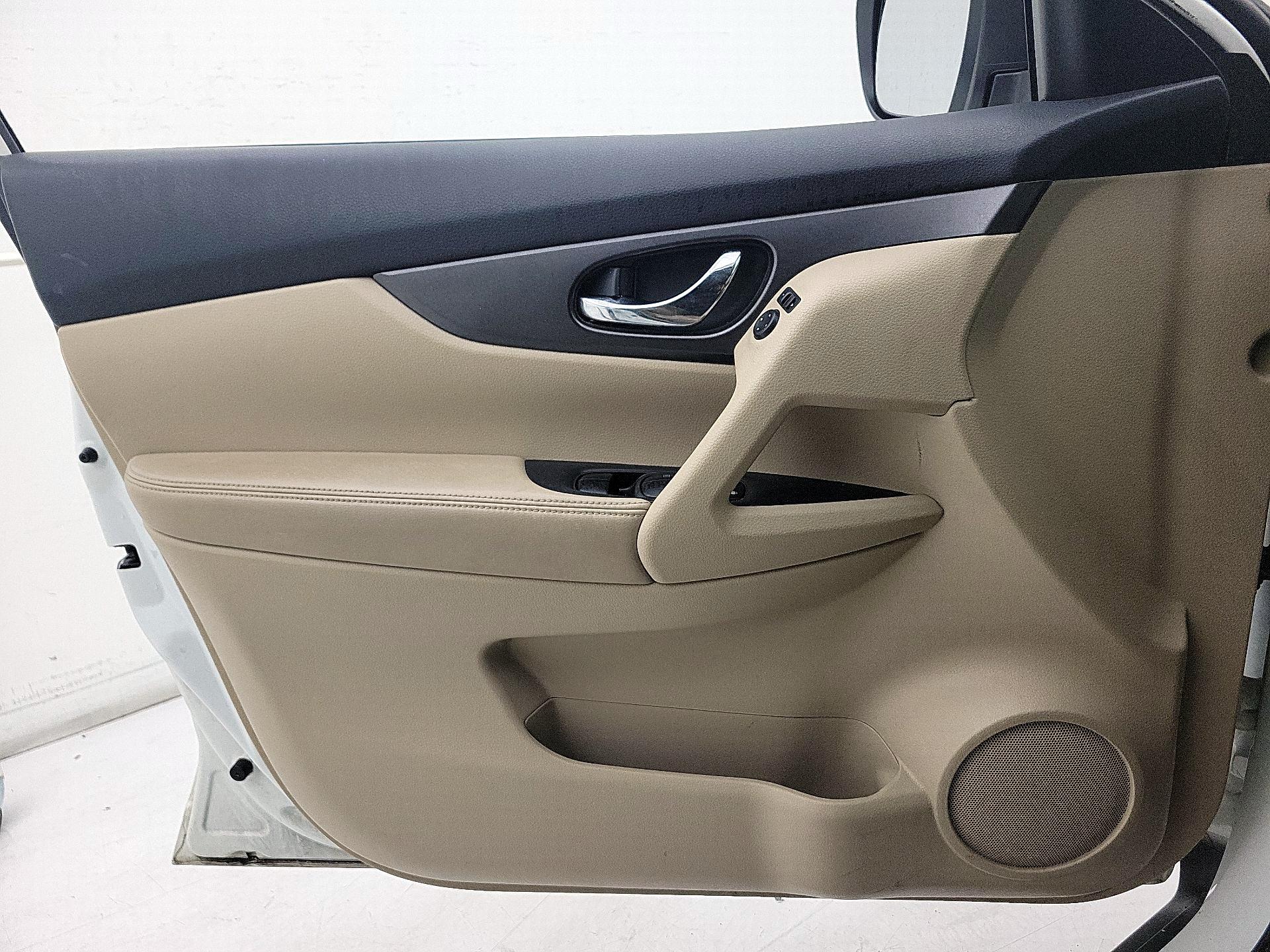 Thumbnail: 2014 Nissan Rogue - 12