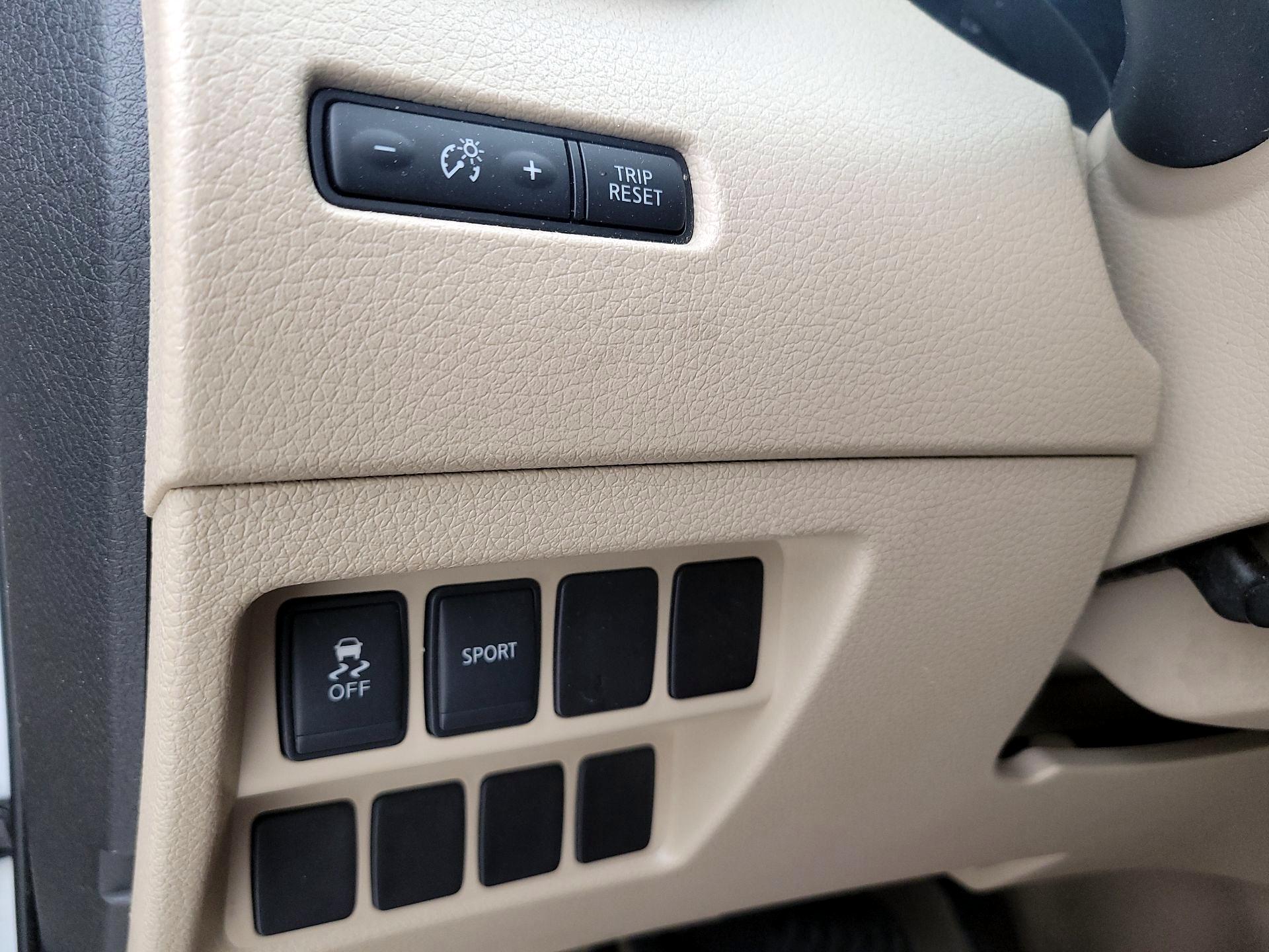 Thumbnail: 2014 Nissan Rogue - 13