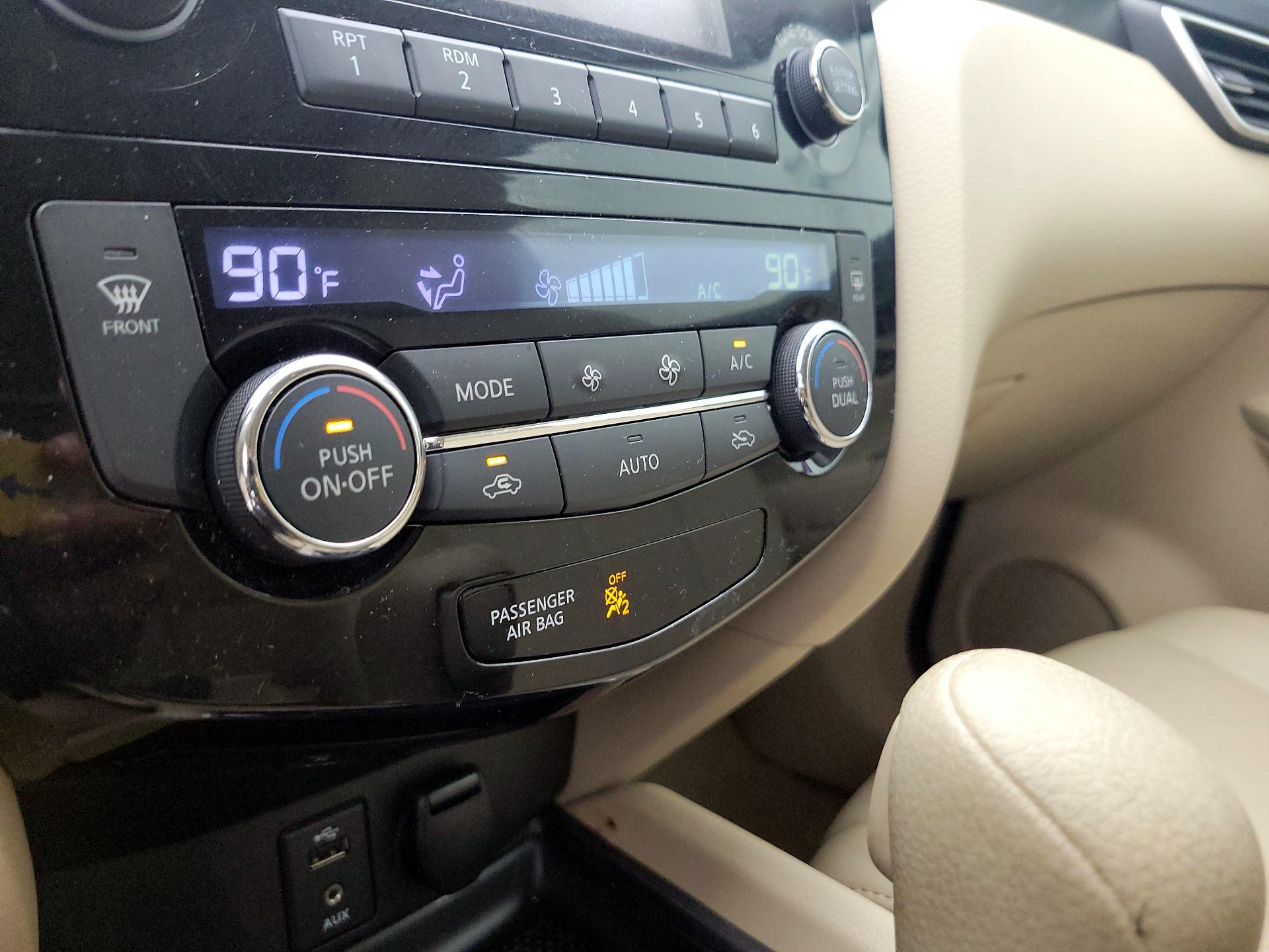 Thumbnail: 2014 Nissan Rogue - 16