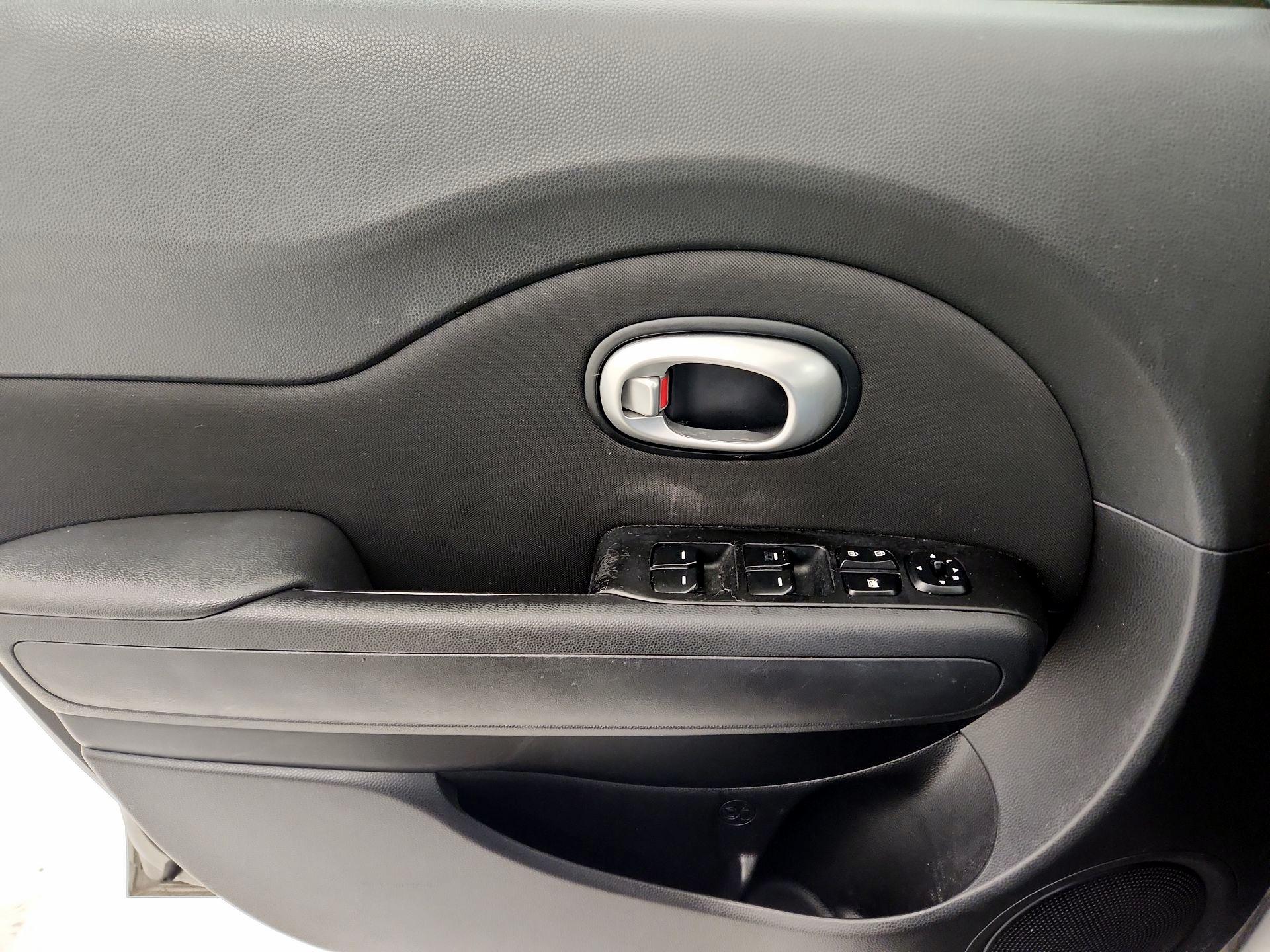 Thumbnail: 2015 Kia Soul - 12