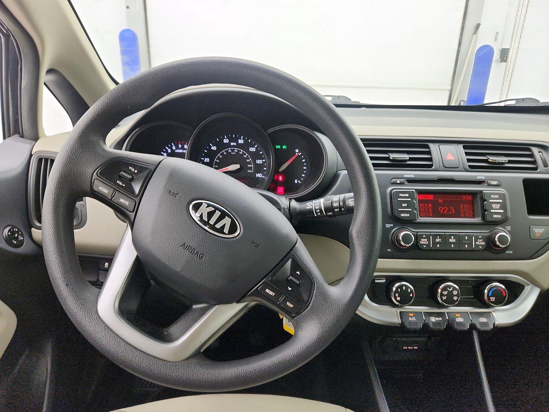 Thumbnail: 2013 Kia Rio5 - 10