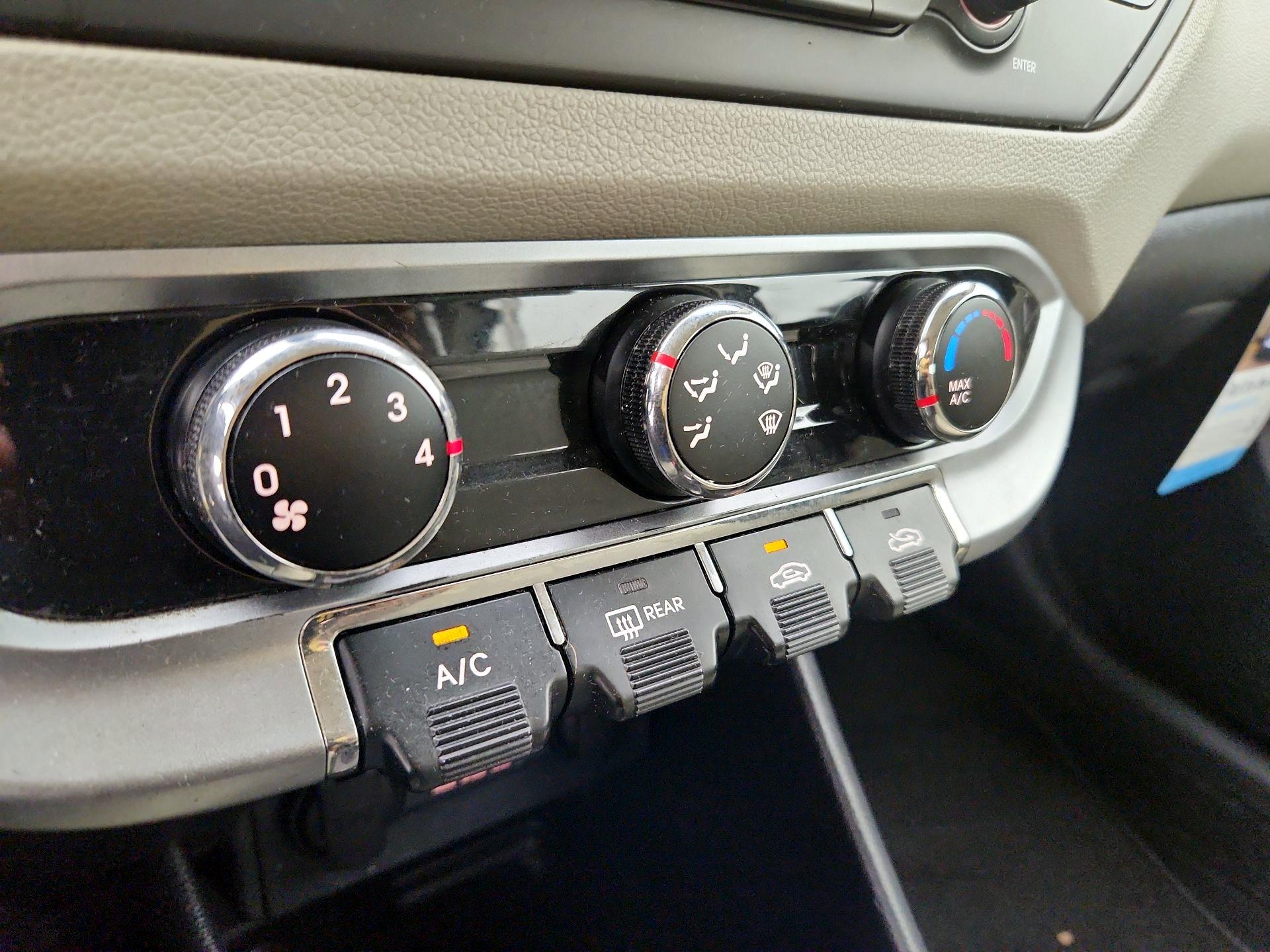 Thumbnail: 2013 Kia Rio5 - 15