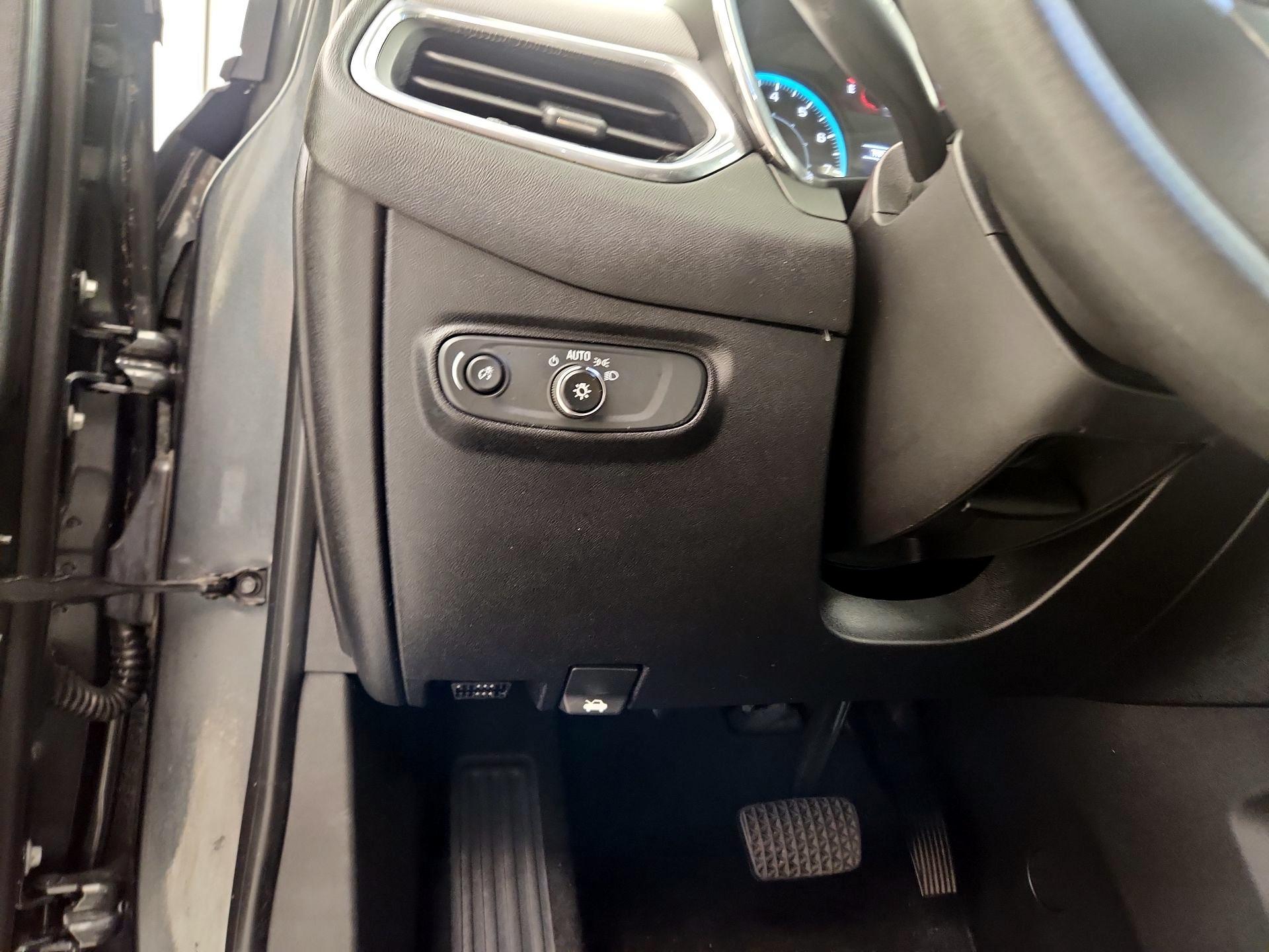 Thumbnail: 2019 Chevrolet Equinox - 13