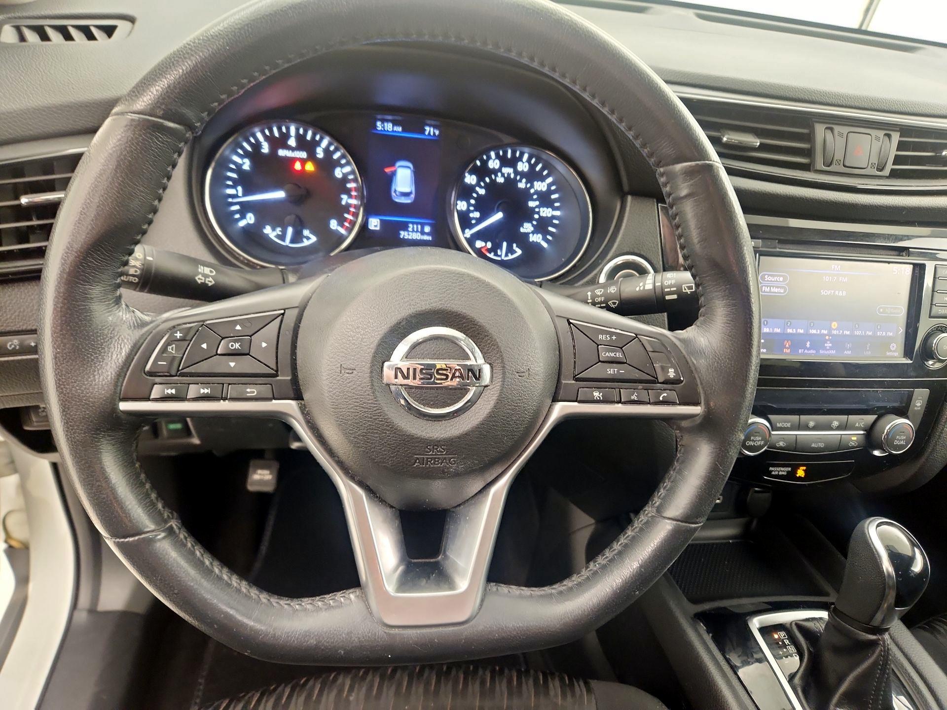 Thumbnail: 2018 Nissan Rogue - 10