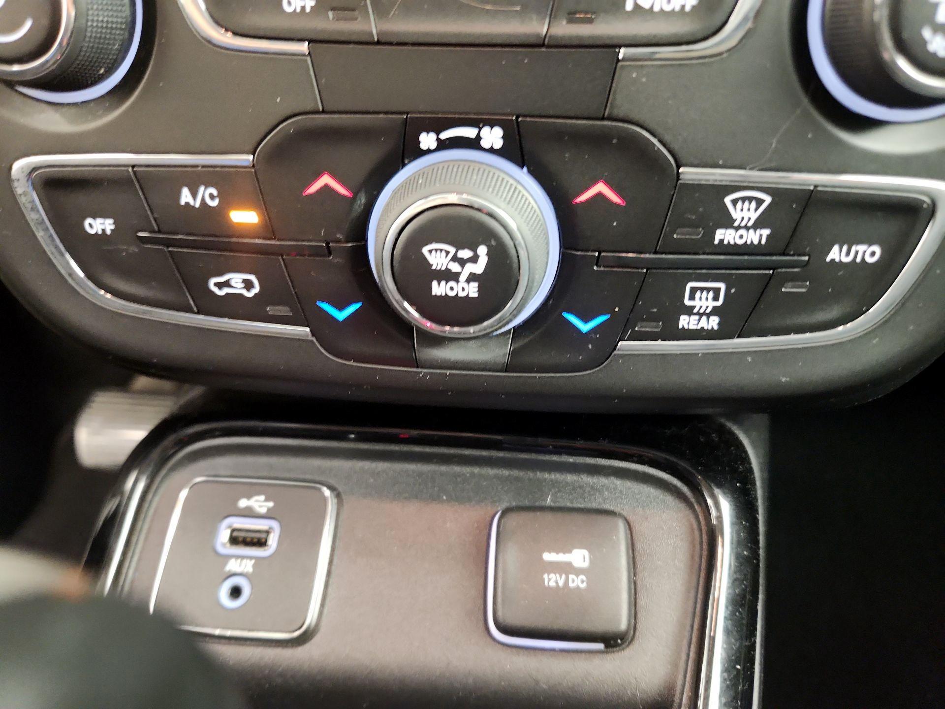 Thumbnail: 2018 Jeep Compass - 17