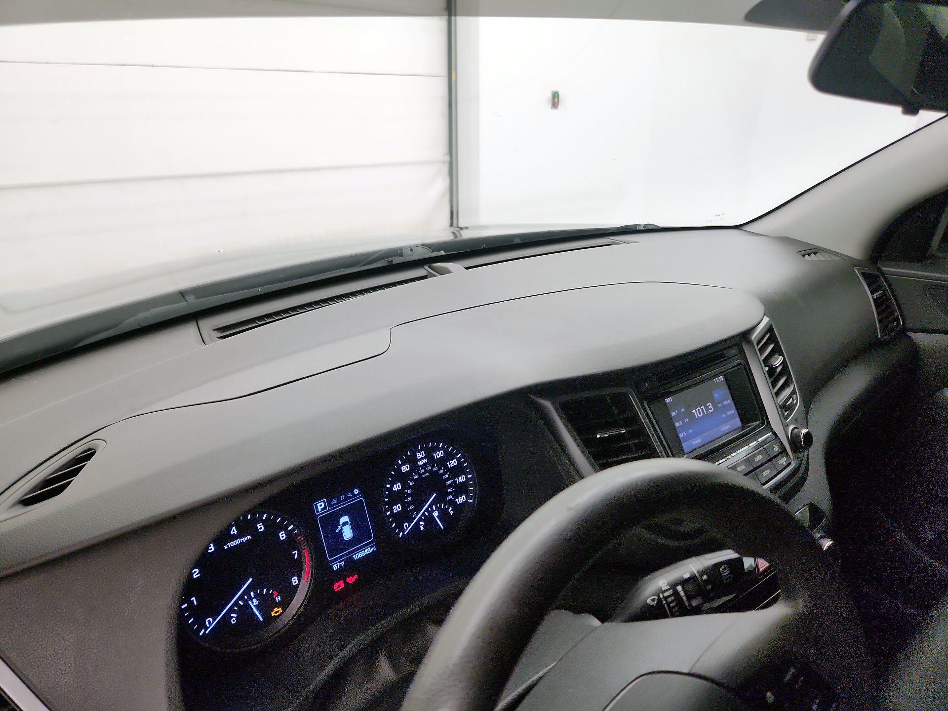 Thumbnail: 2017 Hyundai Tucson - 9