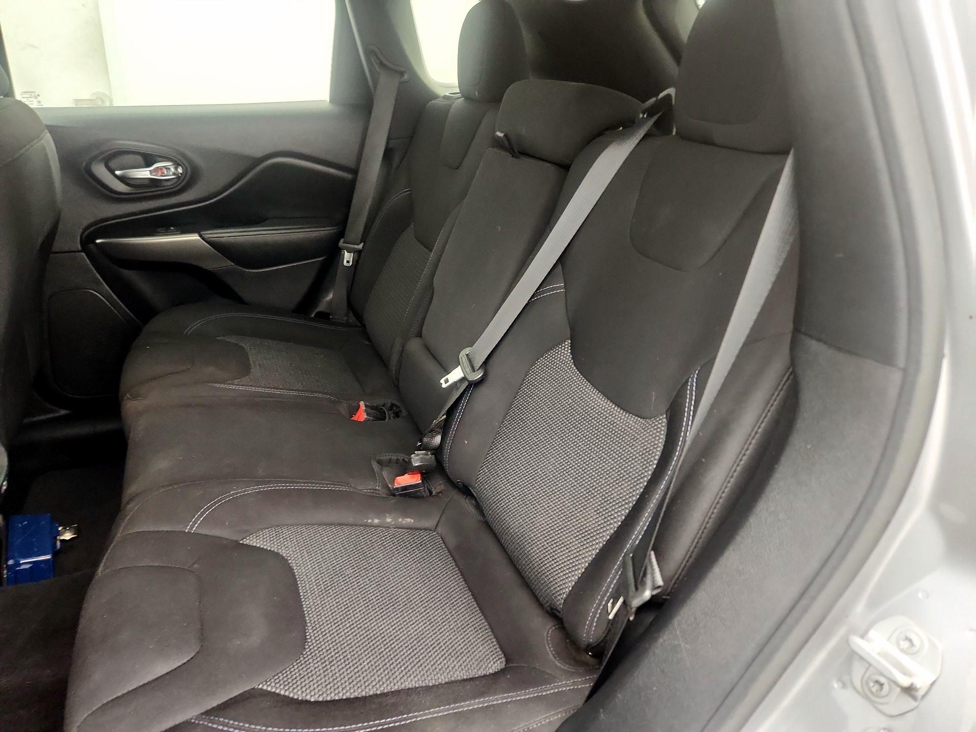 Thumbnail: 2020 Jeep Cherokee - 19
