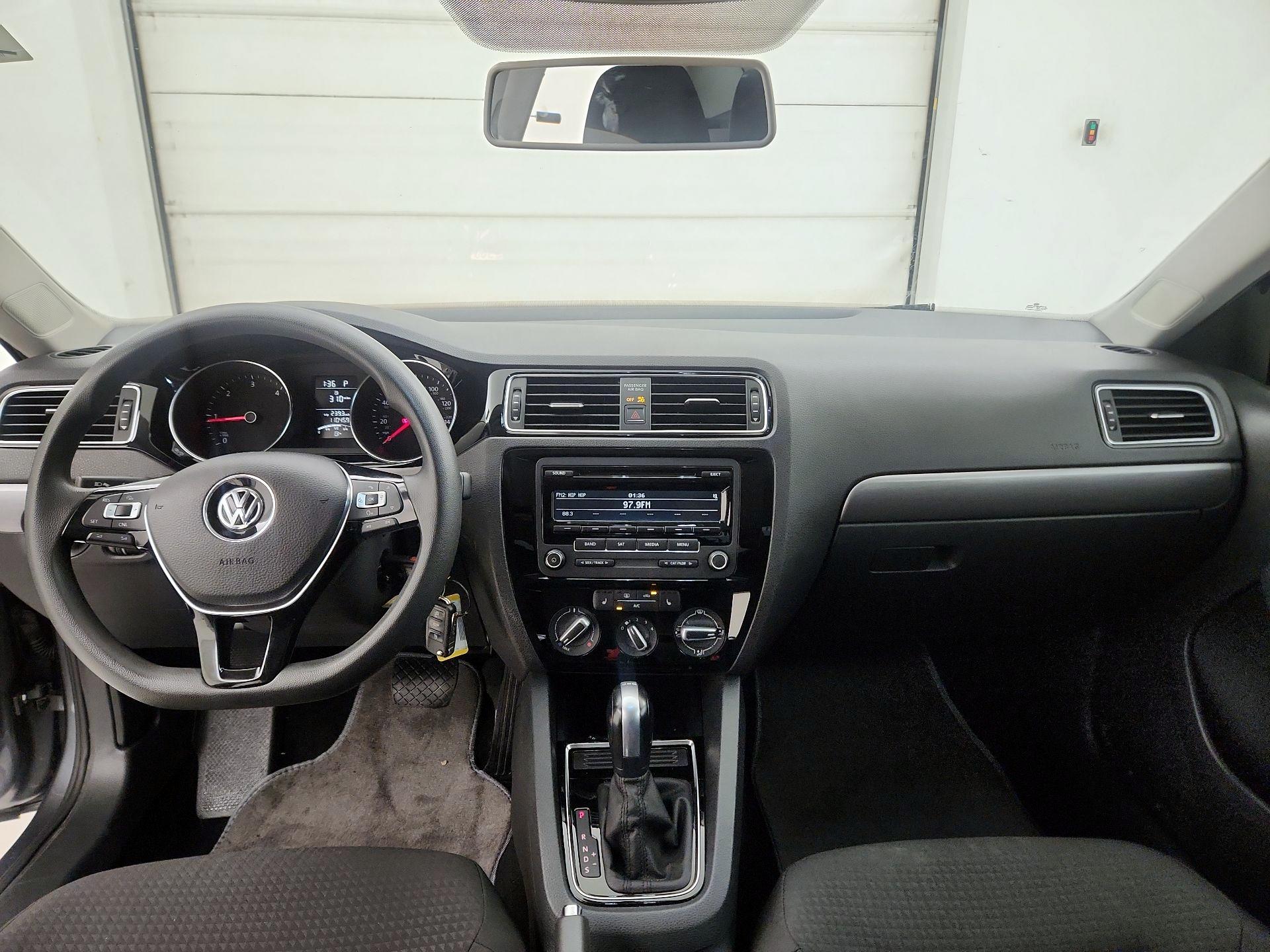 Thumbnail: 2015 Volkswagen Jetta - 9