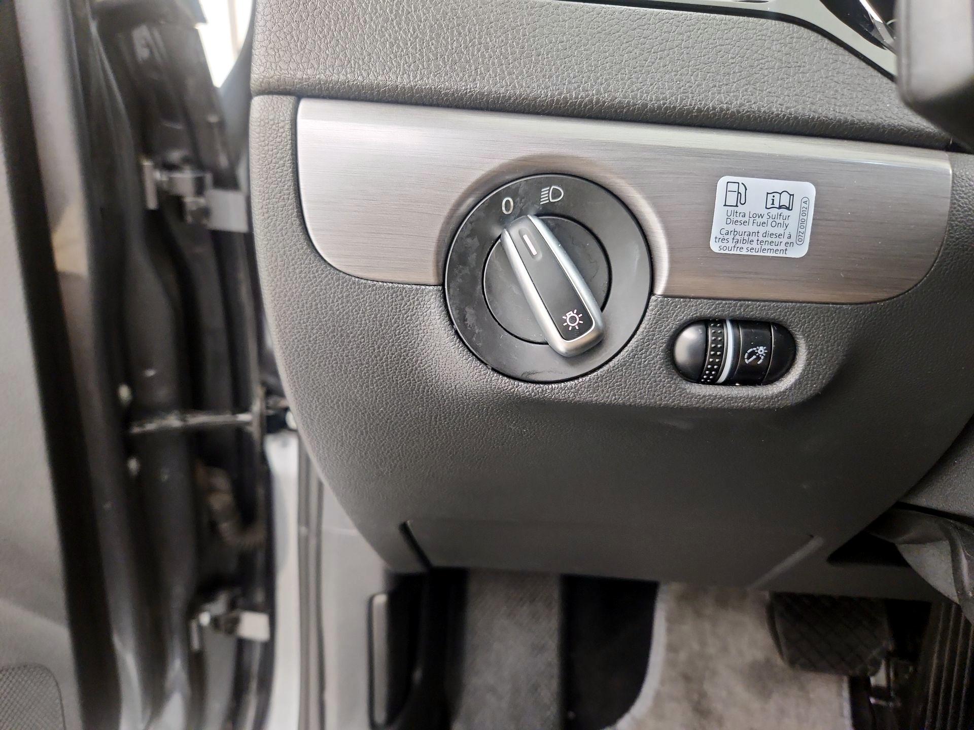 Thumbnail: 2015 Volkswagen Jetta - 13