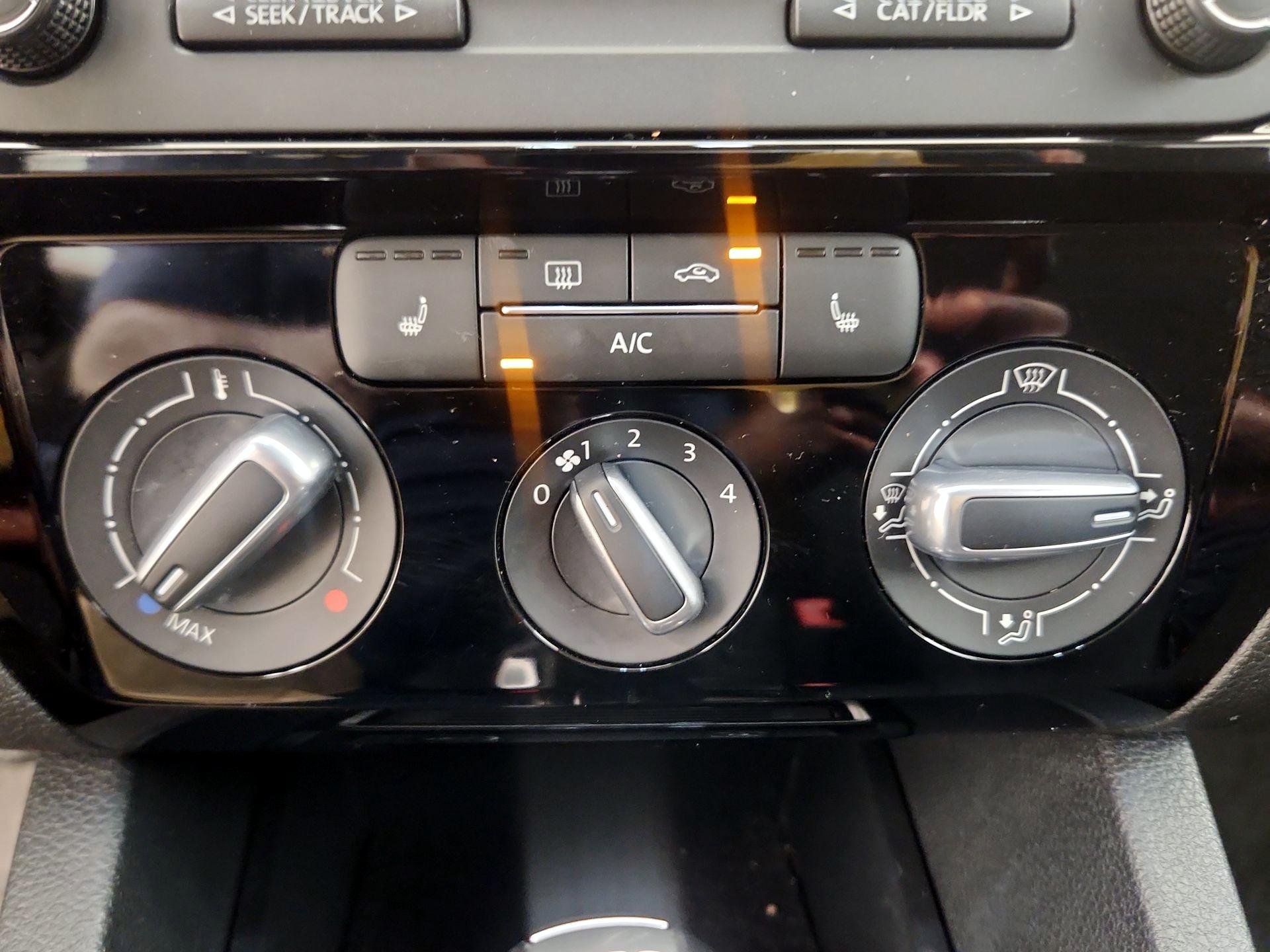 Thumbnail: 2015 Volkswagen Jetta - 15