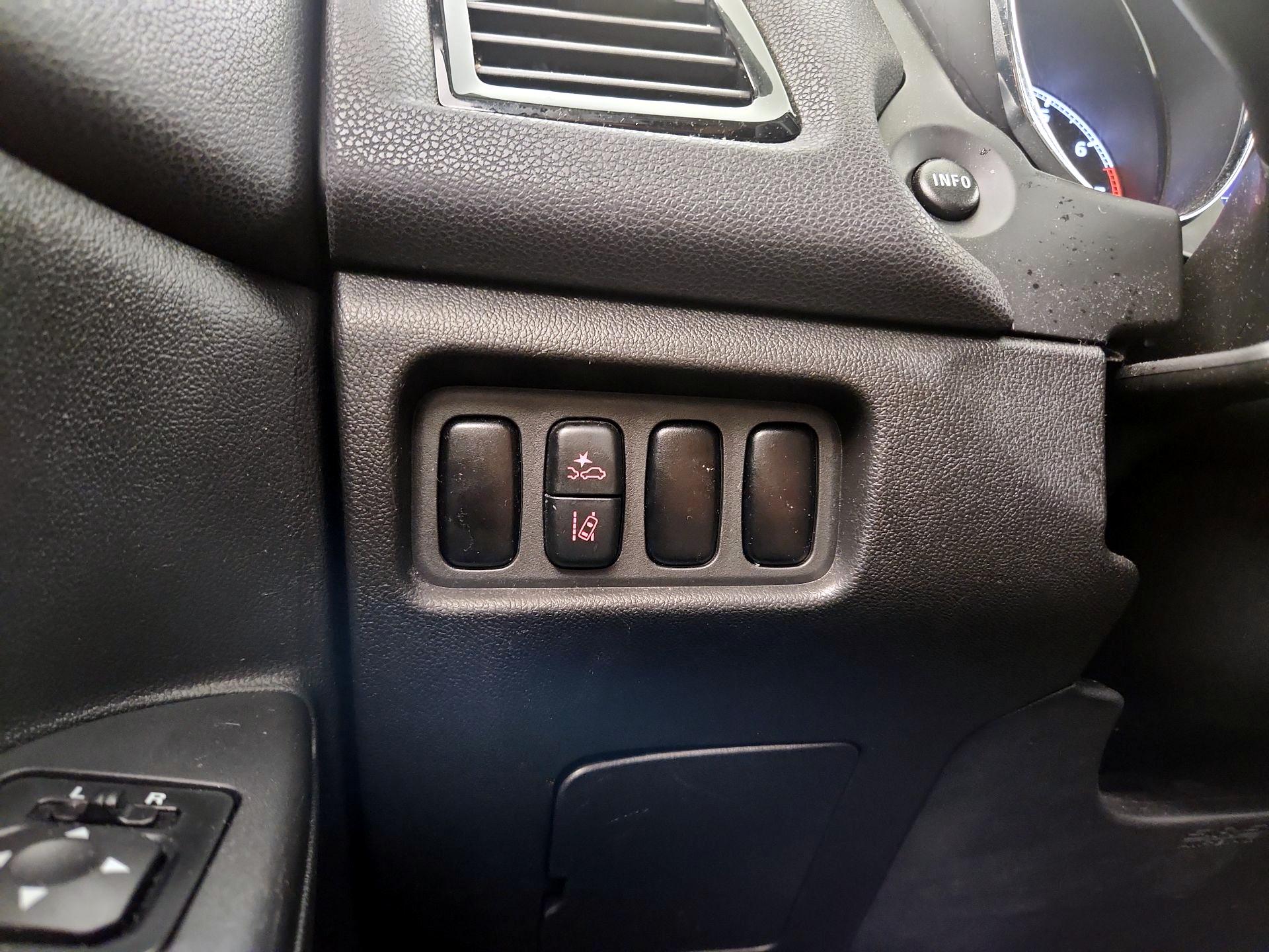Thumbnail: 2022 Mitsubishi Outlander Sport - 13