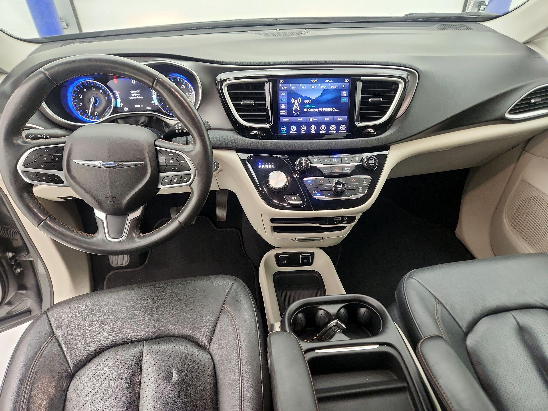 Thumbnail: 2020 Chrysler Pacifica - 9