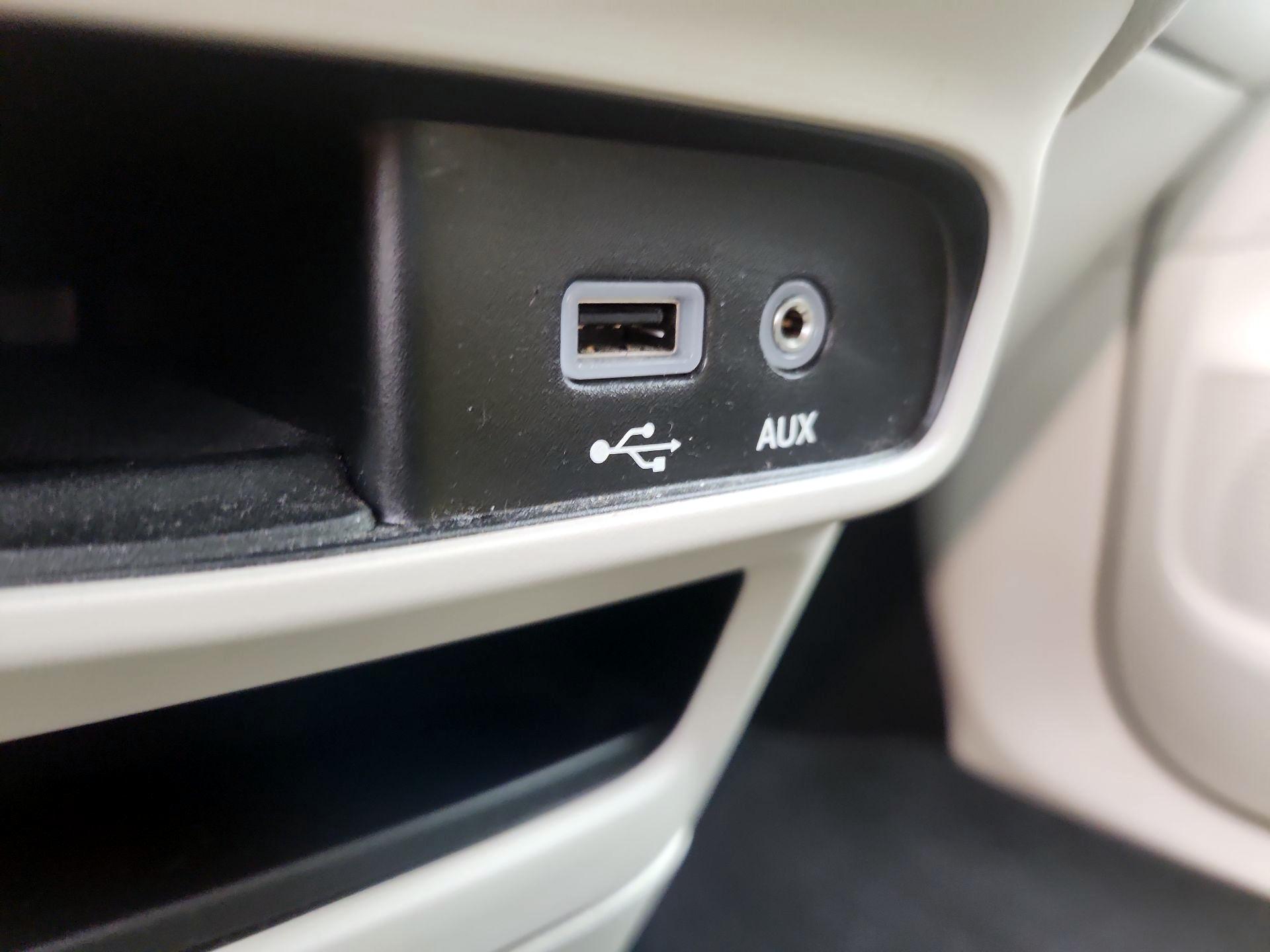 Thumbnail: 2020 Chrysler Pacifica - 18